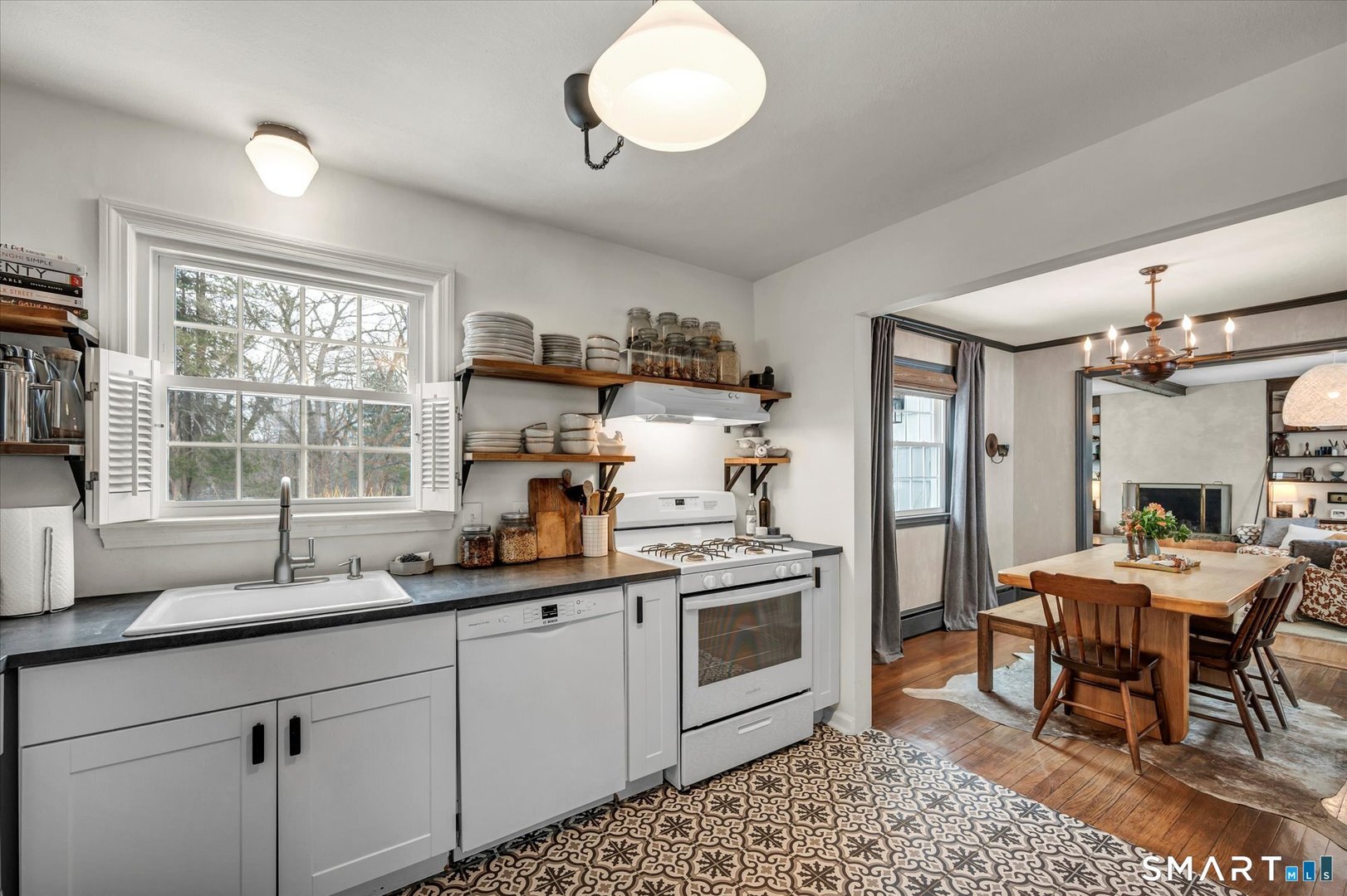 195 Hepburn Road Photo 20