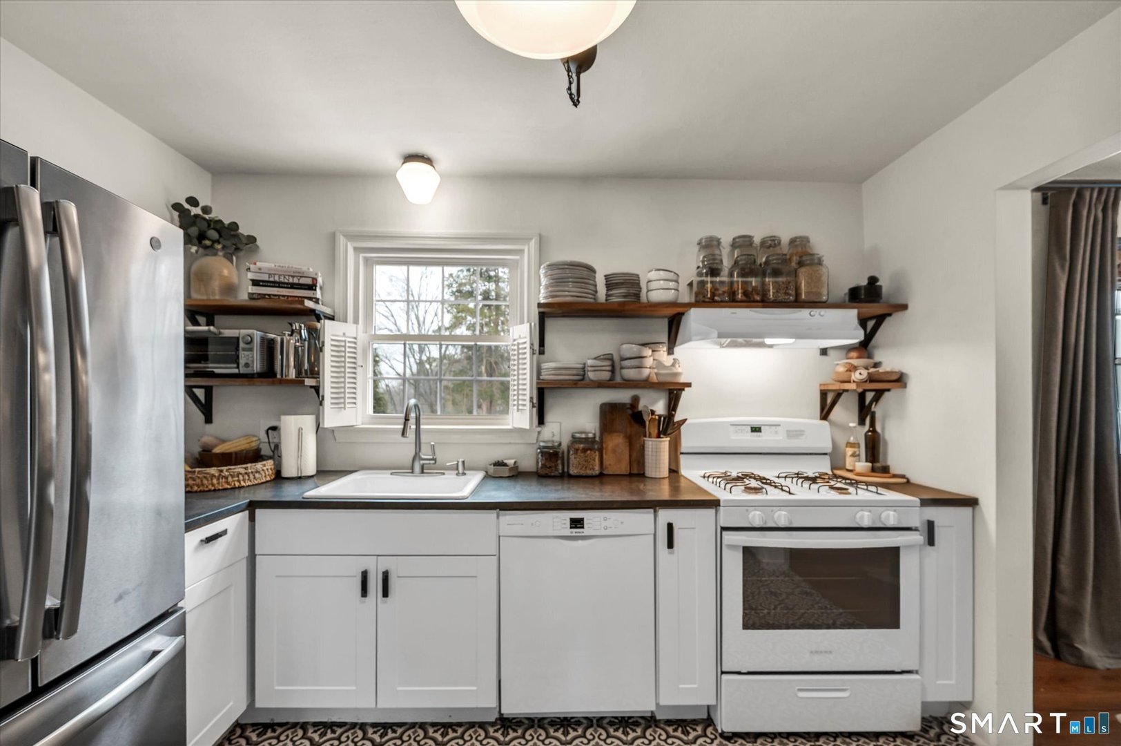 195 Hepburn Road Photo 21