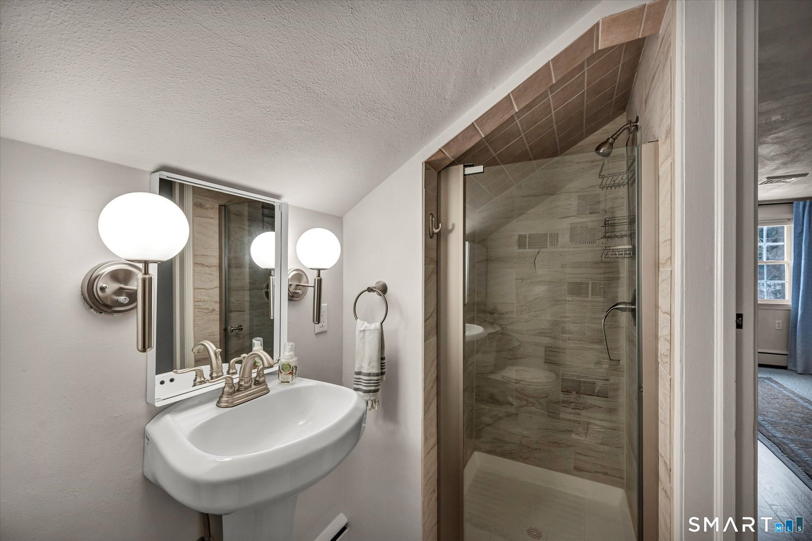 195 Hepburn Road Photo 34