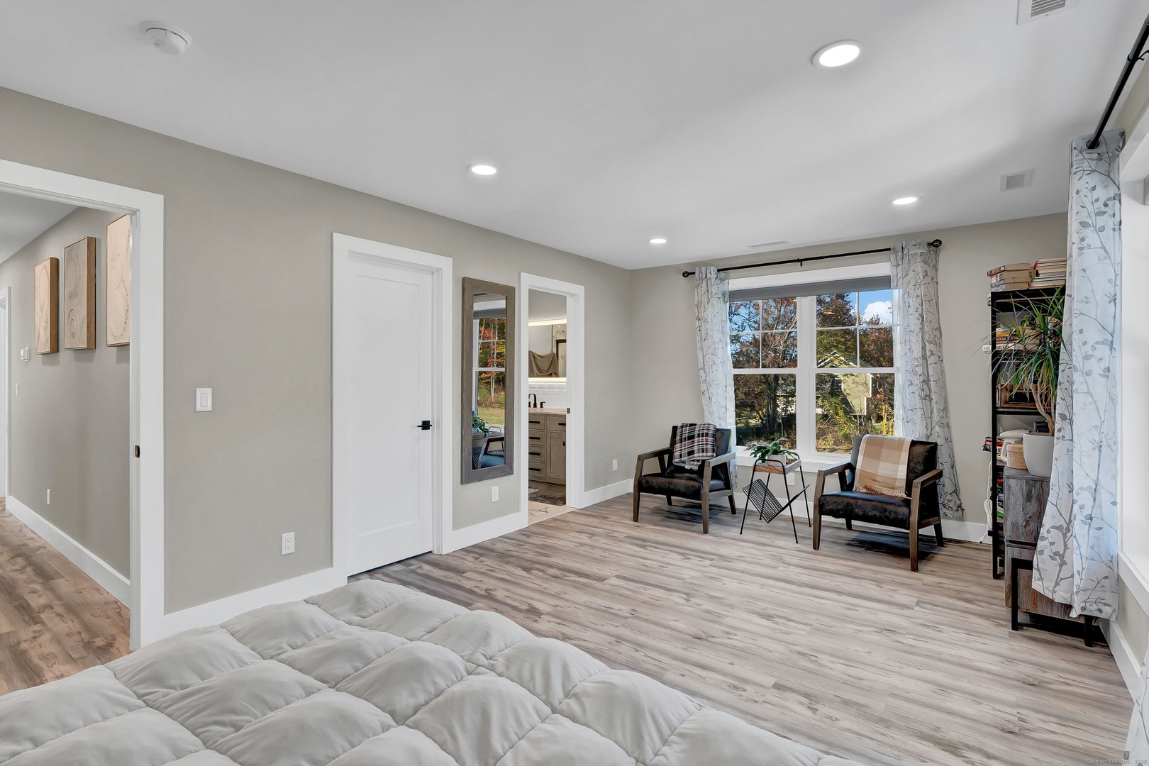 126 Harvard Place Photo 12