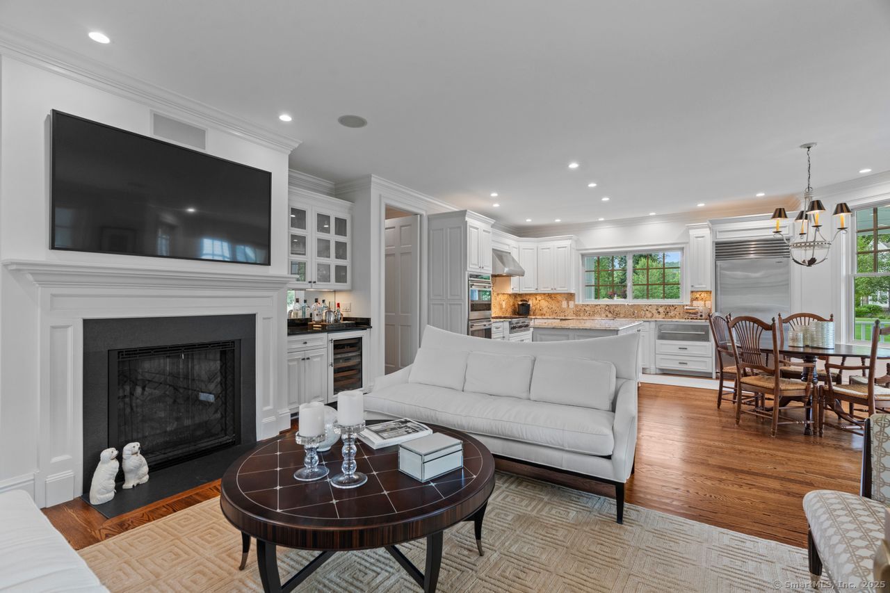 205 & 206 Fox Hopyard Road Photo 10