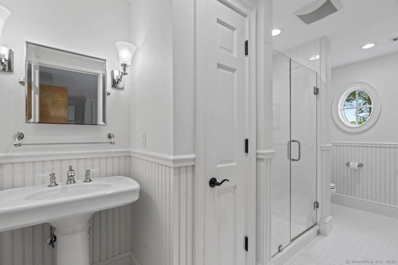 205 & 206 Fox Hopyard Road Photo 32