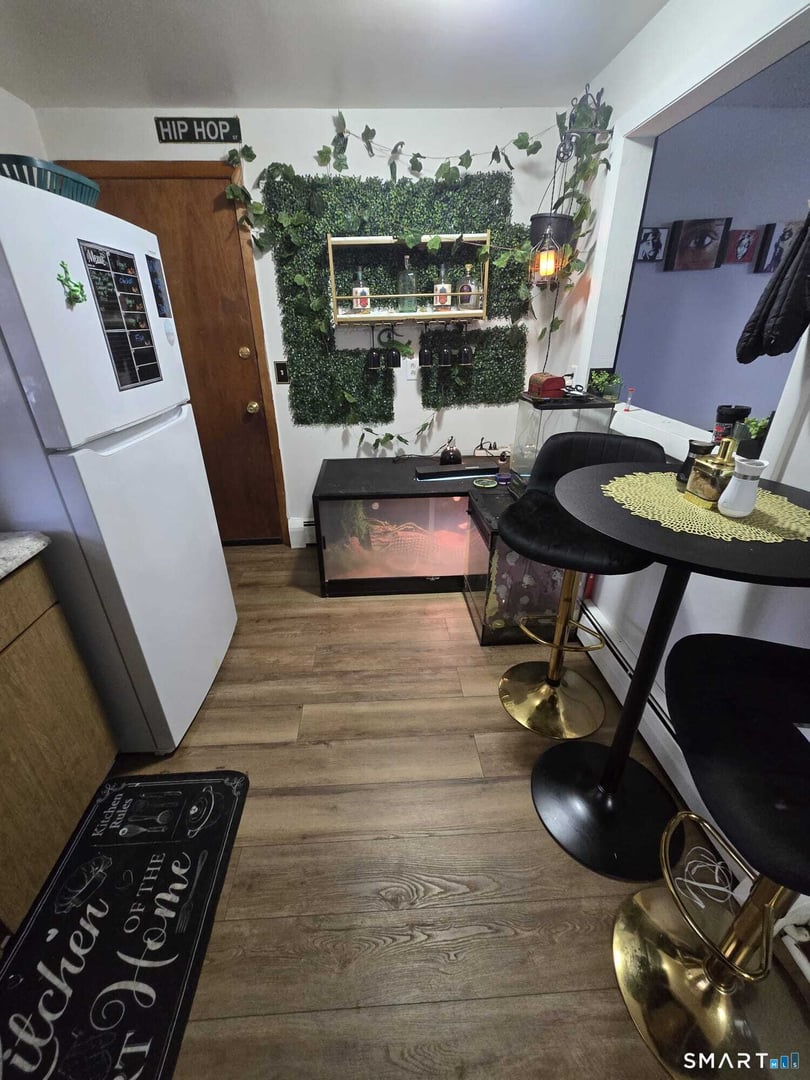 880 First Avenue Photo 8