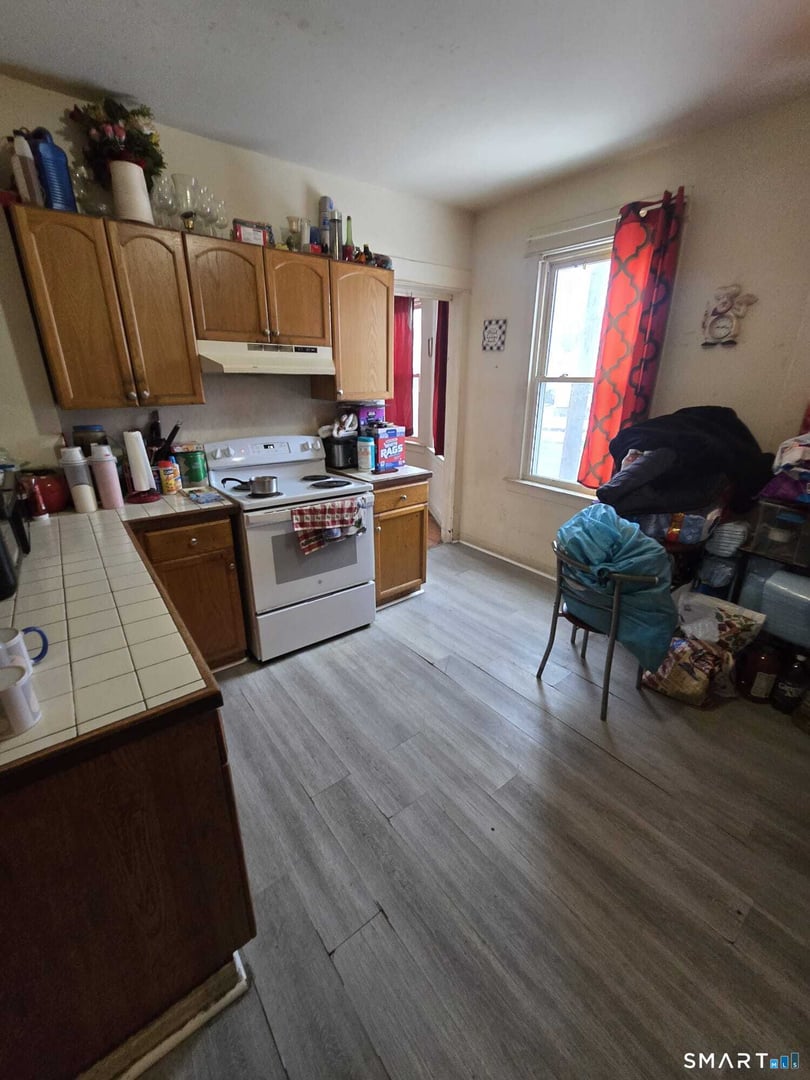 880 First Avenue Photo 14