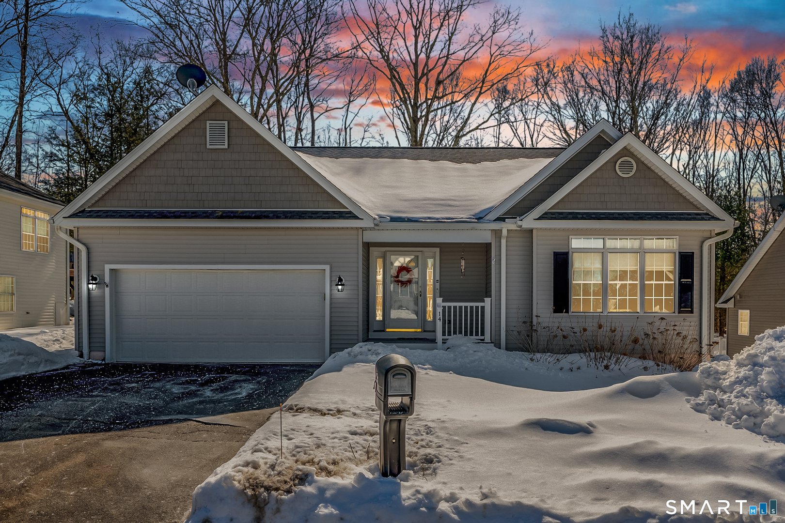 14 Hannah Way Photo 1