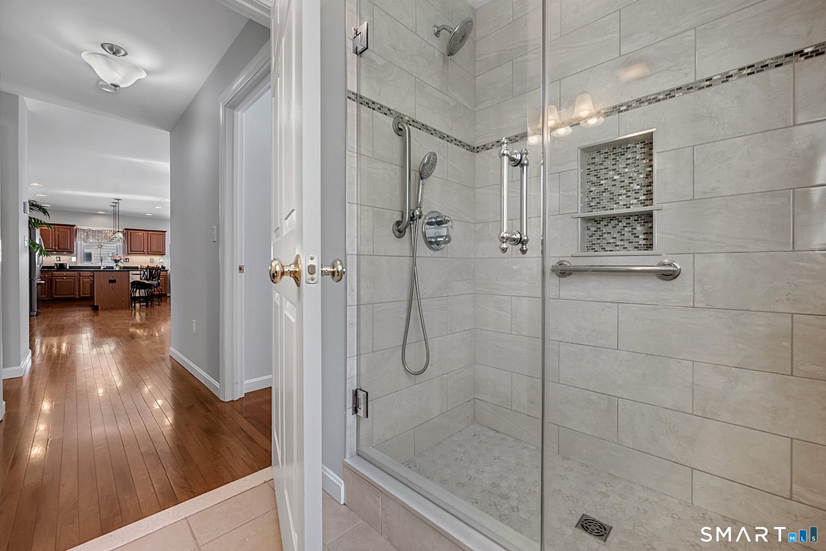 14 Hannah Way Photo 16