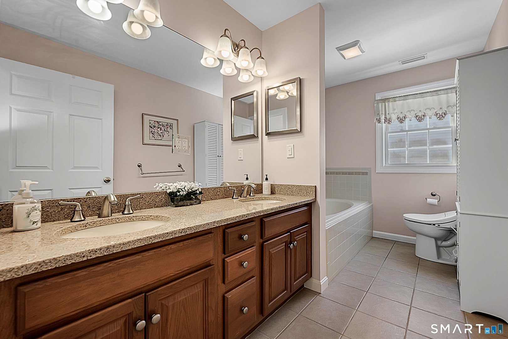 14 Hannah Way Photo 23