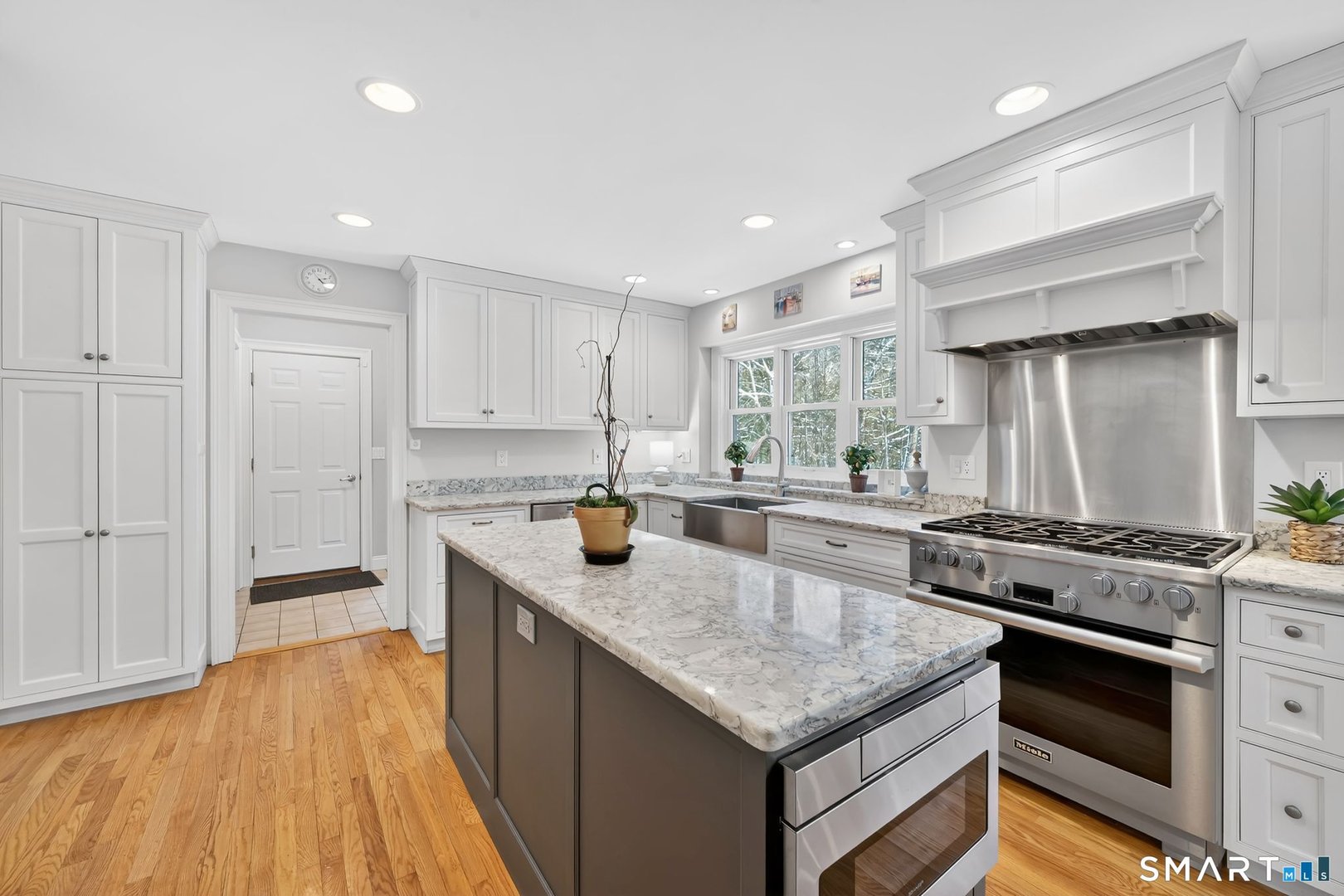 12 The Glade Photo 9