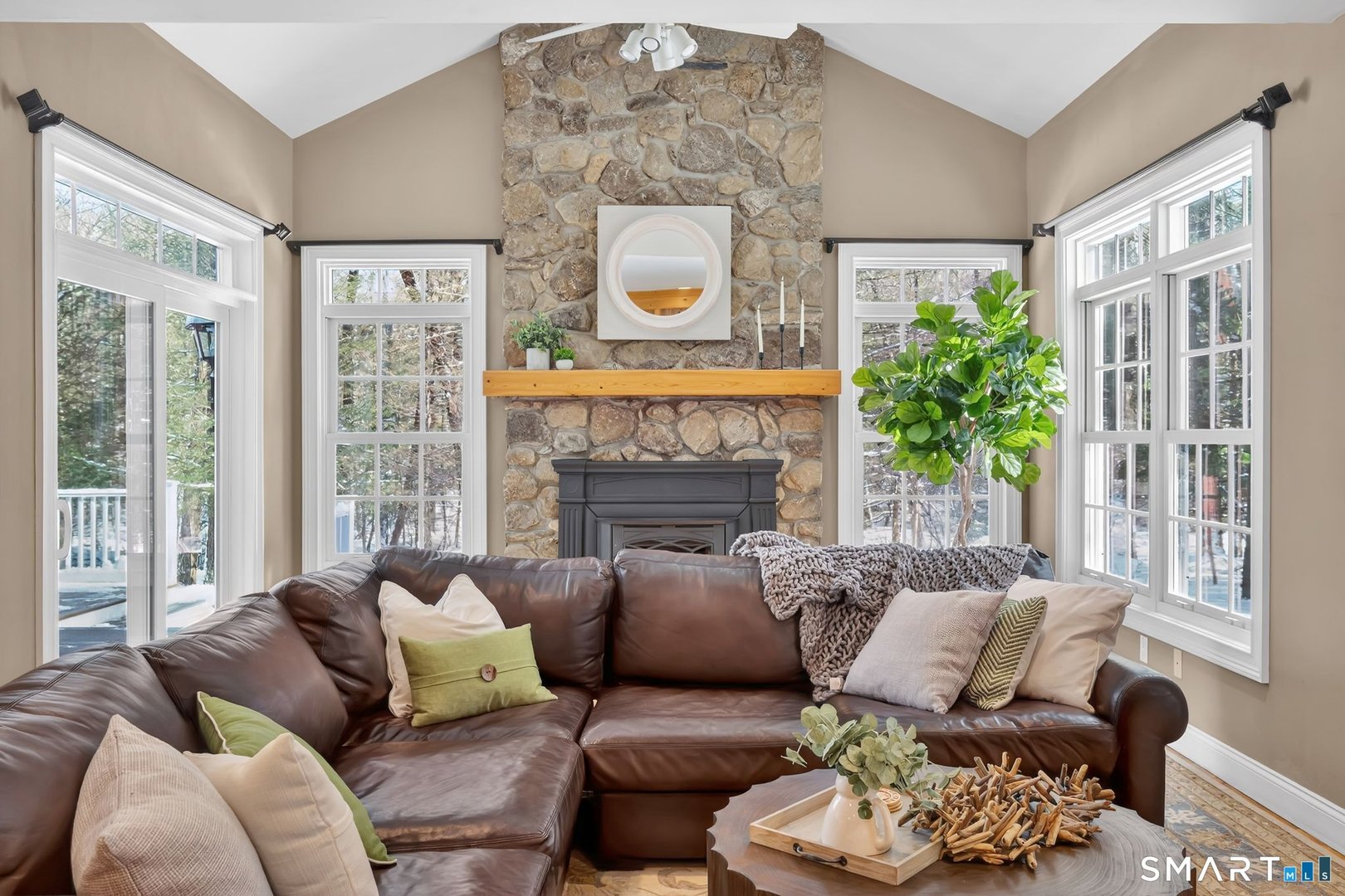 12 The Glade Photo 13