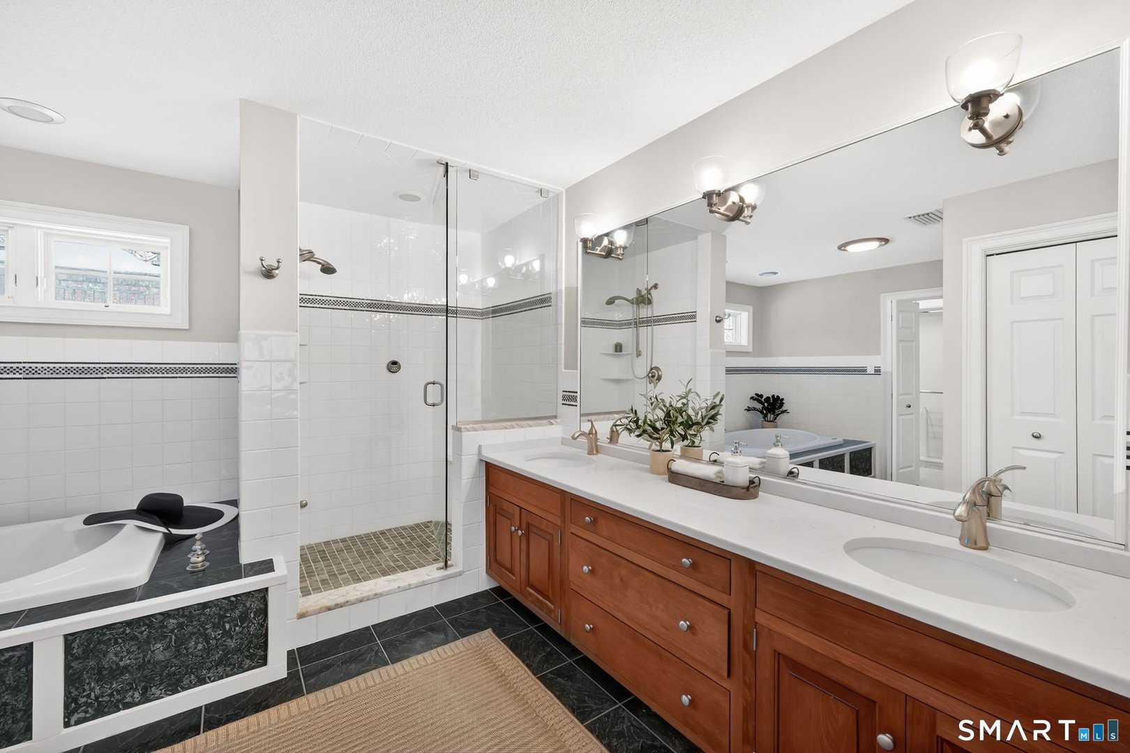 12 The Glade Photo 25