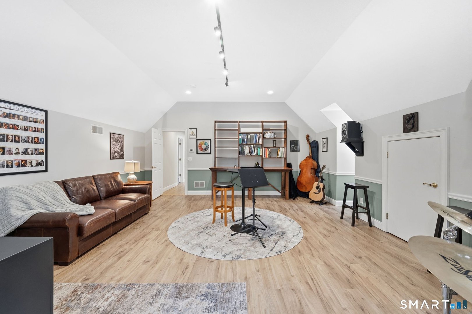 12 The Glade Photo 34