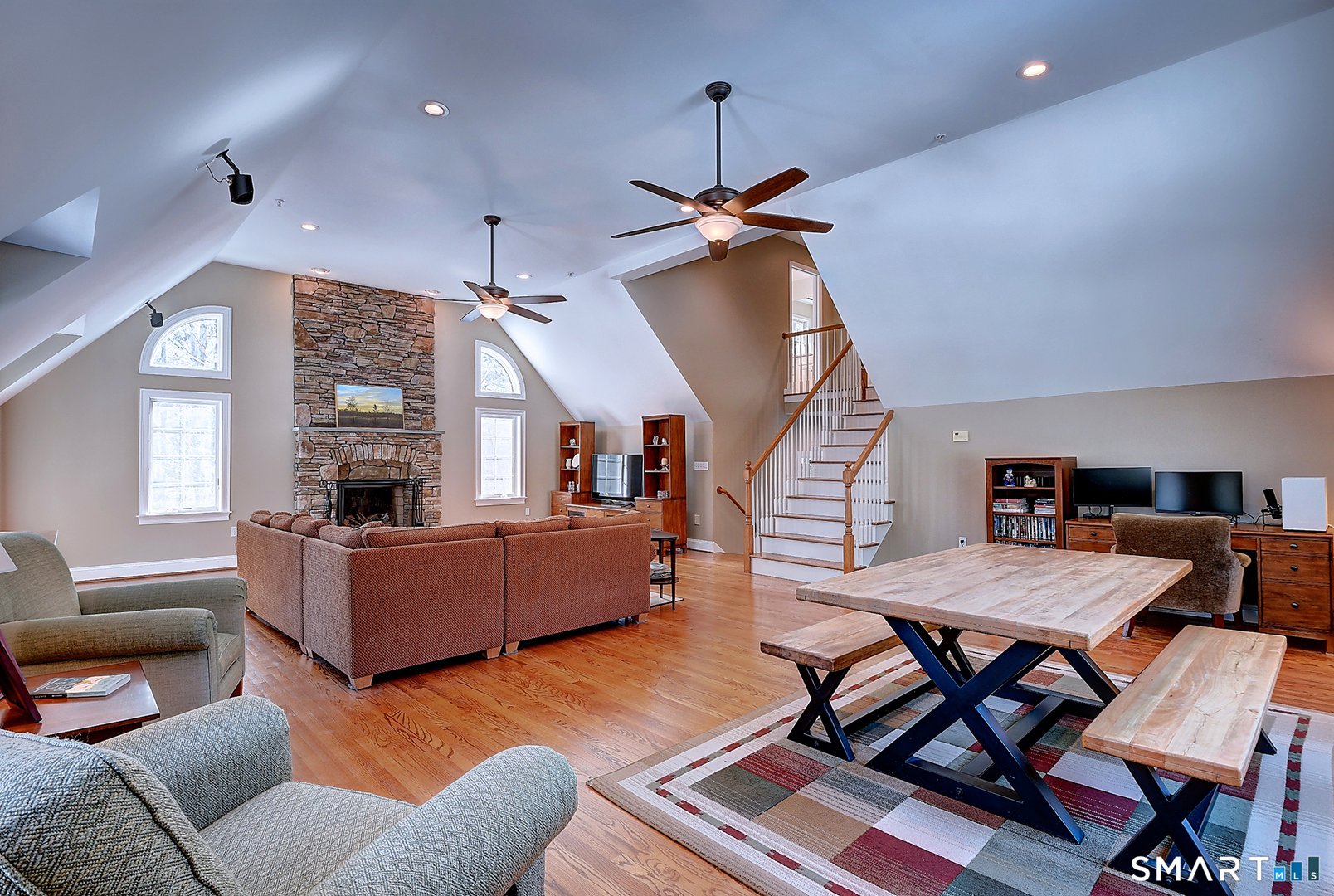 1211 Neipsic Road Photo 14