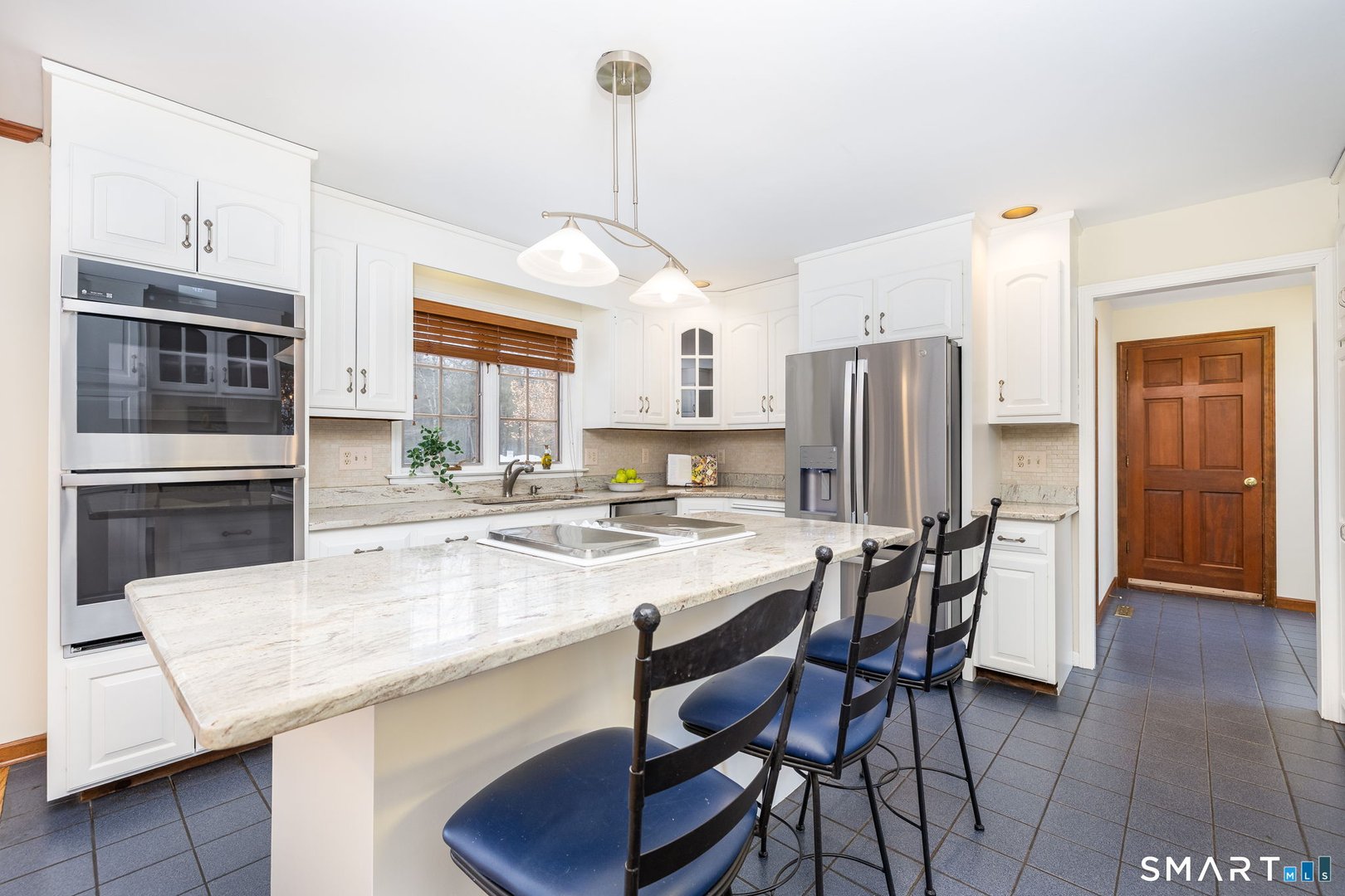 9 Hemlock Drive Photo 4