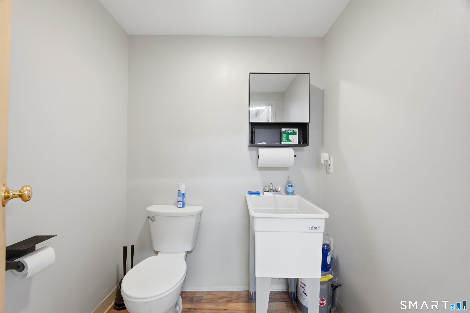 900 Industrial Park Road Photo 14