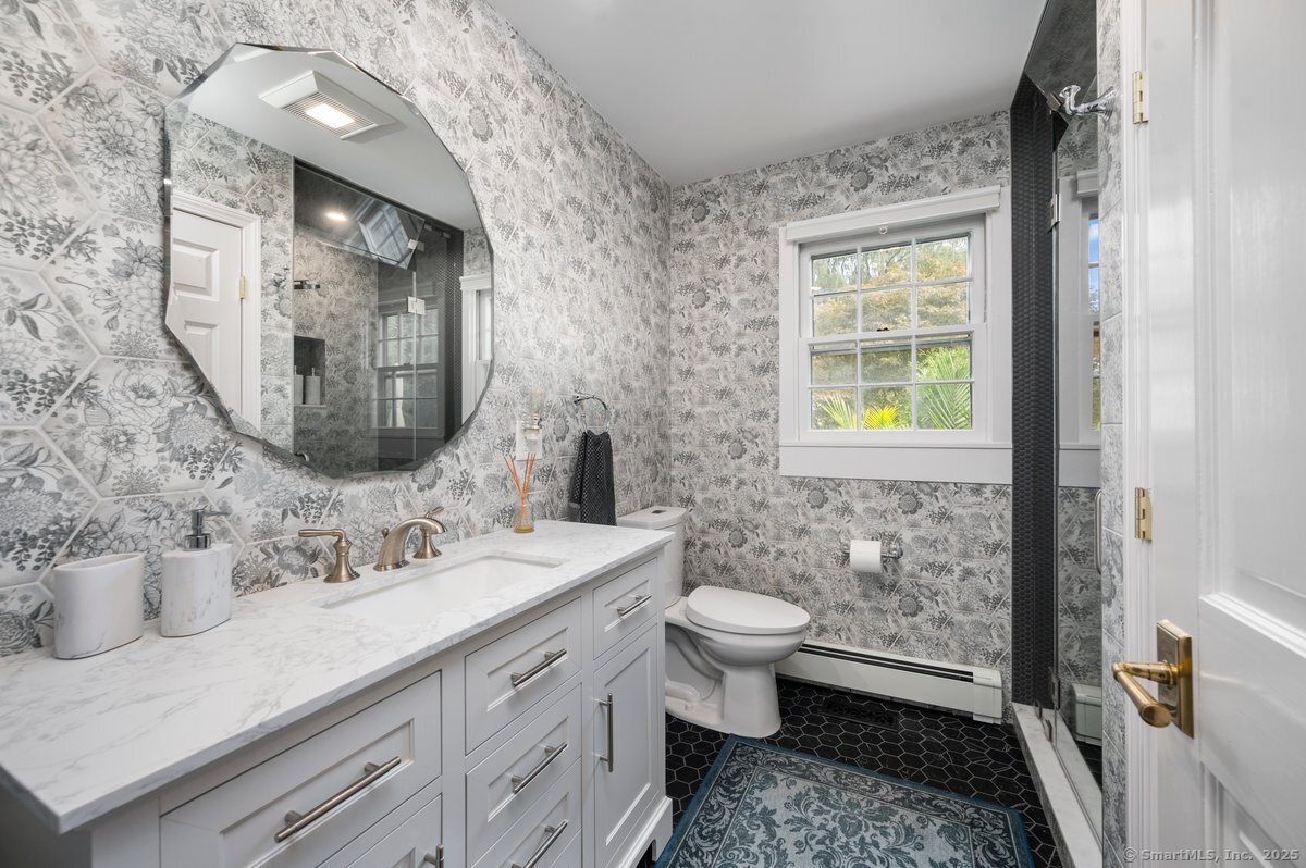 14 Winthrop Road Photo 18