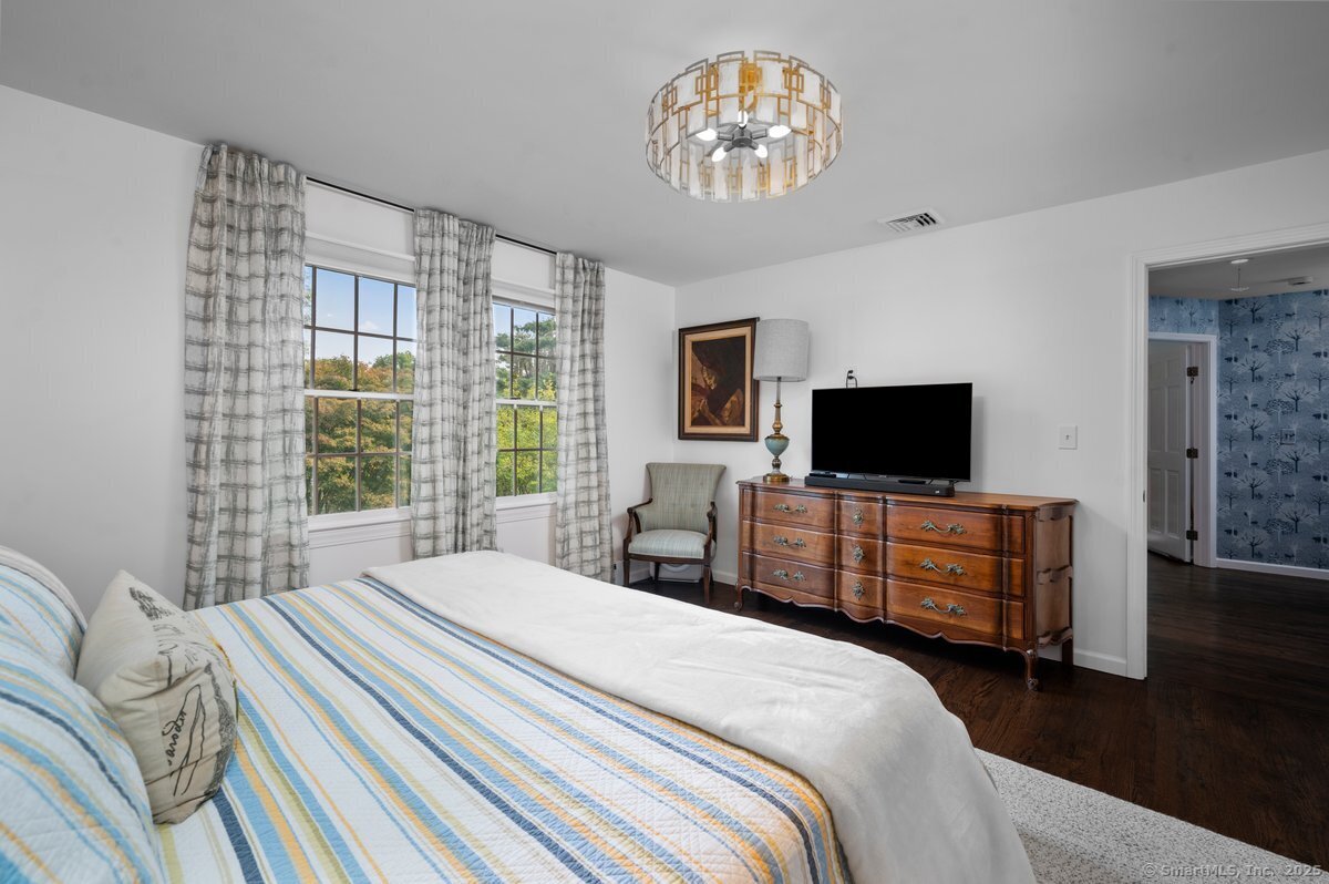 14 Winthrop Road Photo 20