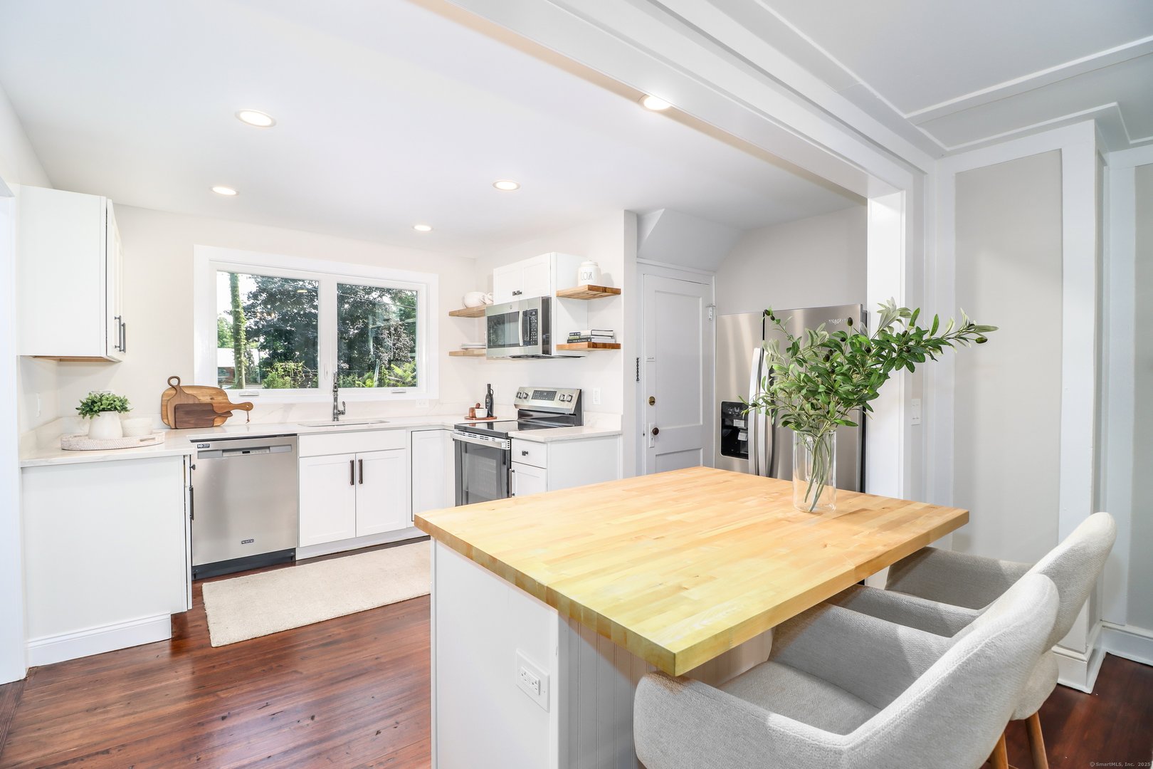 27 Obtuse Road South Photo 10