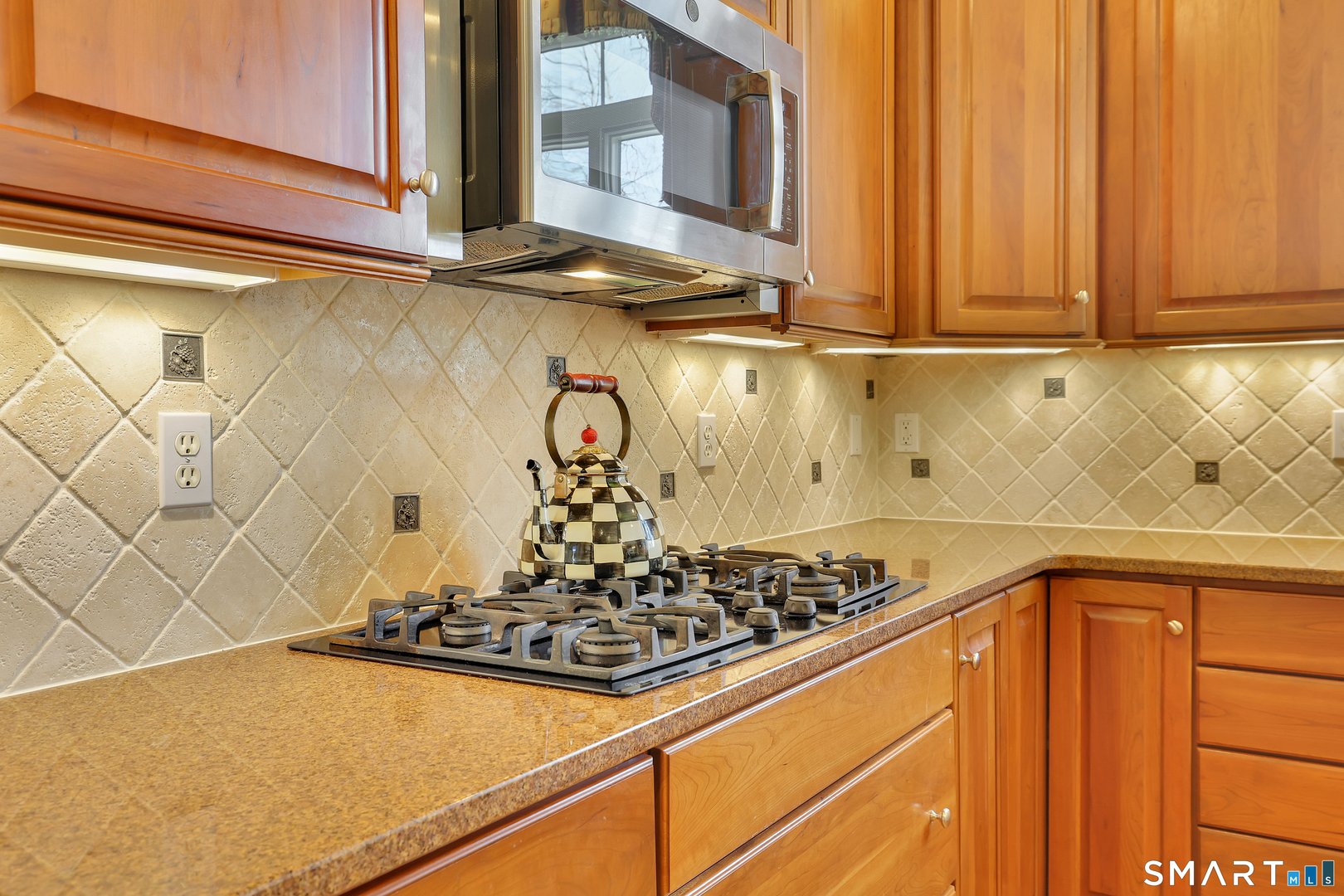 9 White Oak Lane Photo 10