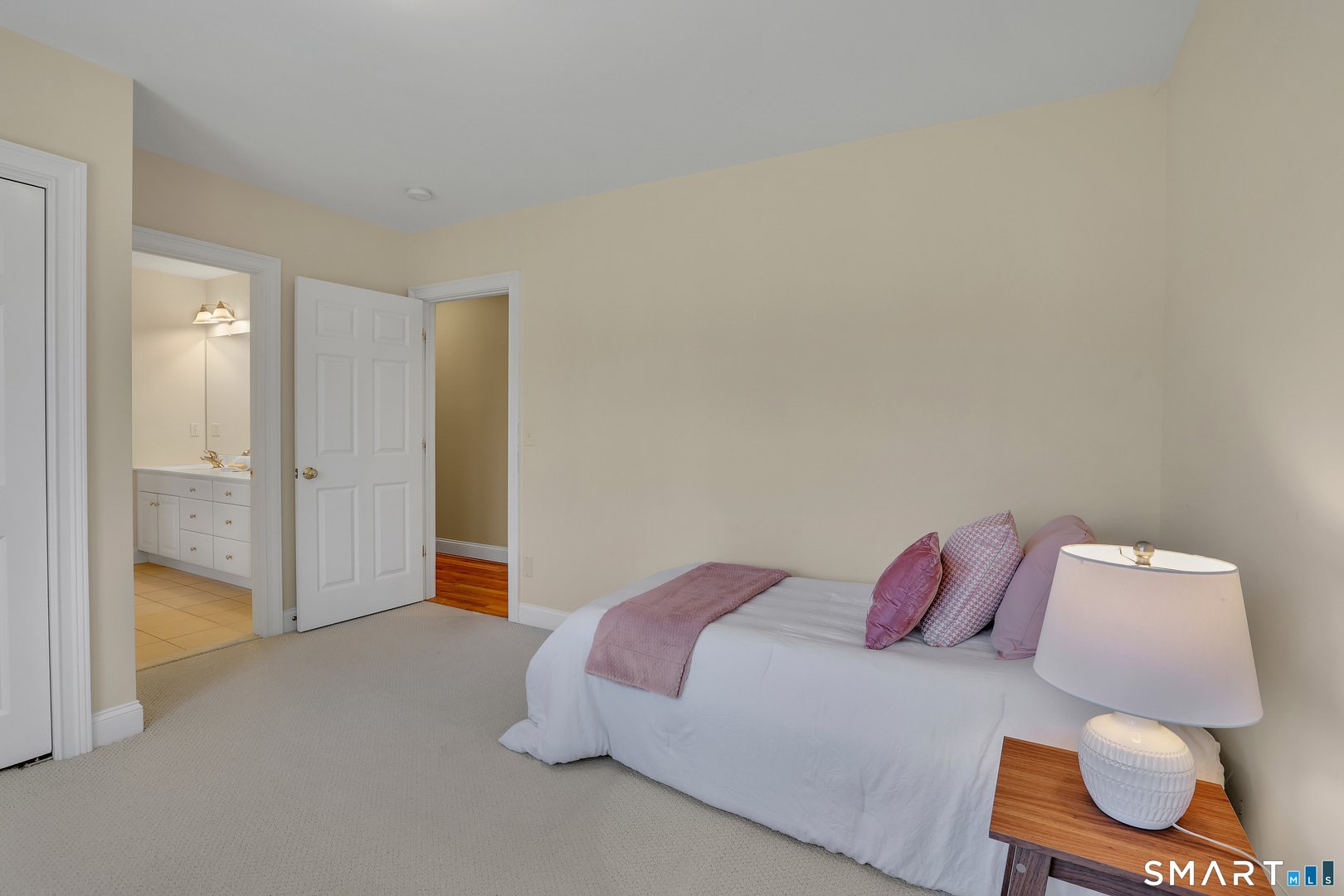 9 White Oak Lane Photo 25