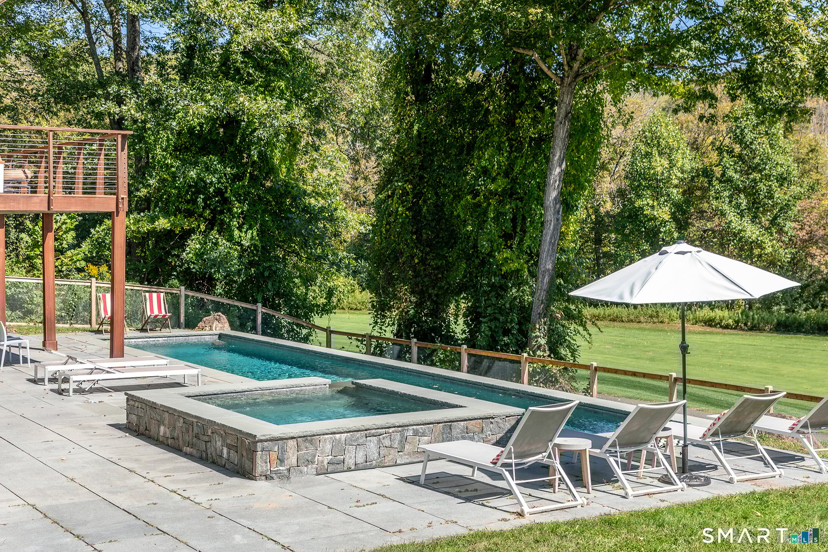 6 River Bend Lane Photo 3