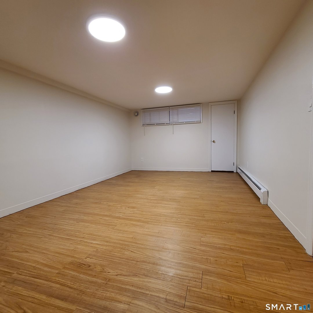 14 Fleetwood Park Photo 23