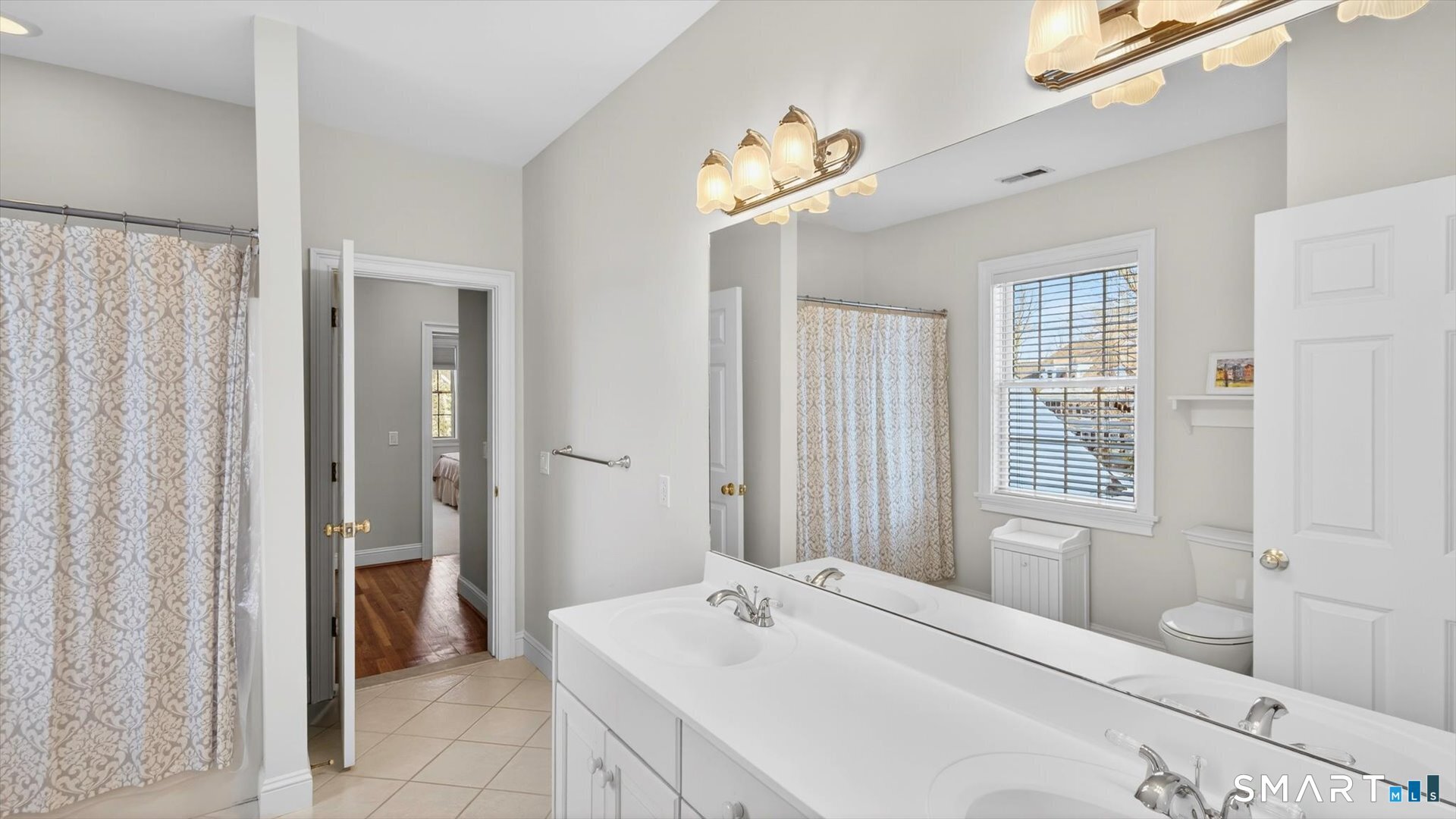 7 School House Lane Photo 32