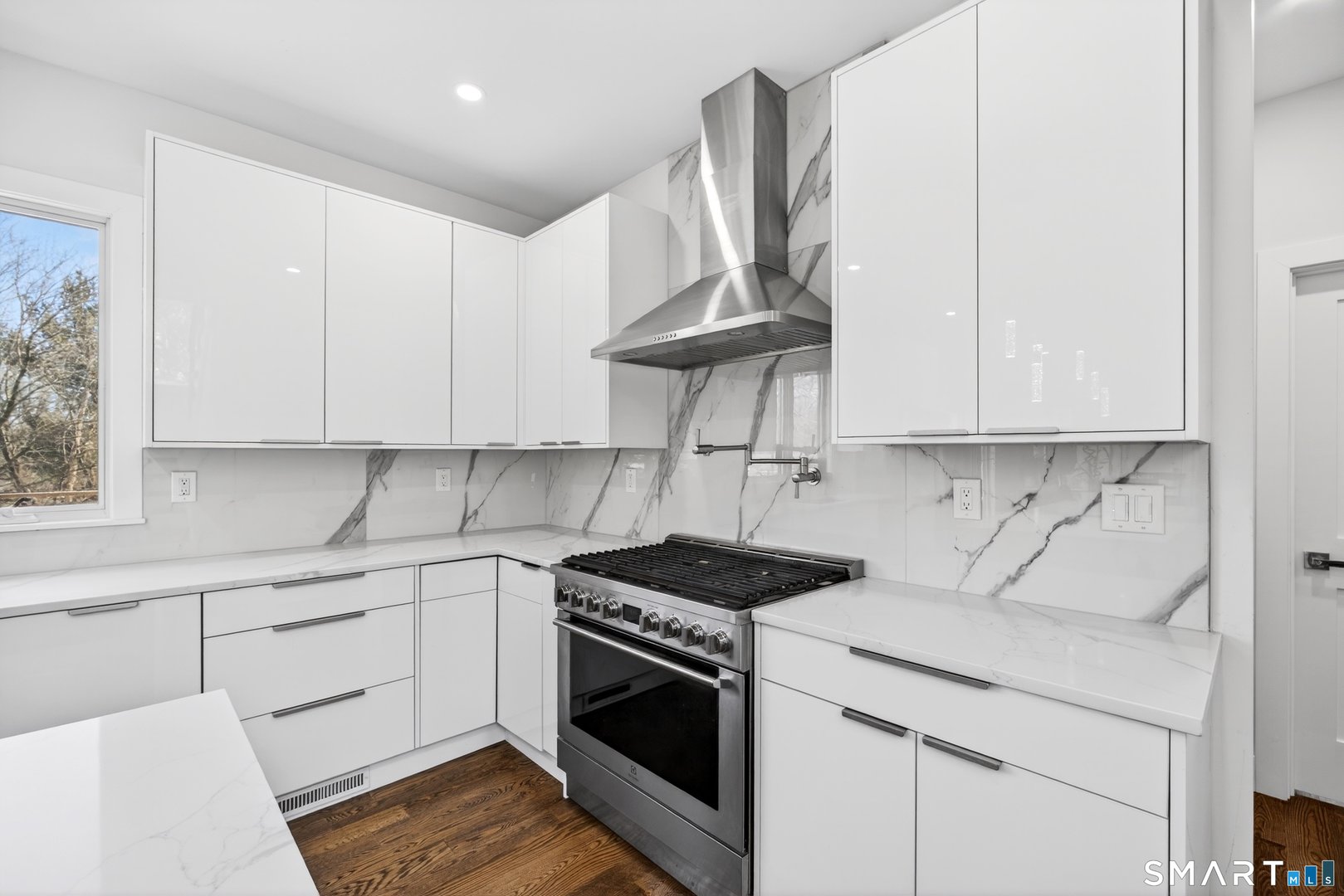 16 Cornwall Road Photo 6