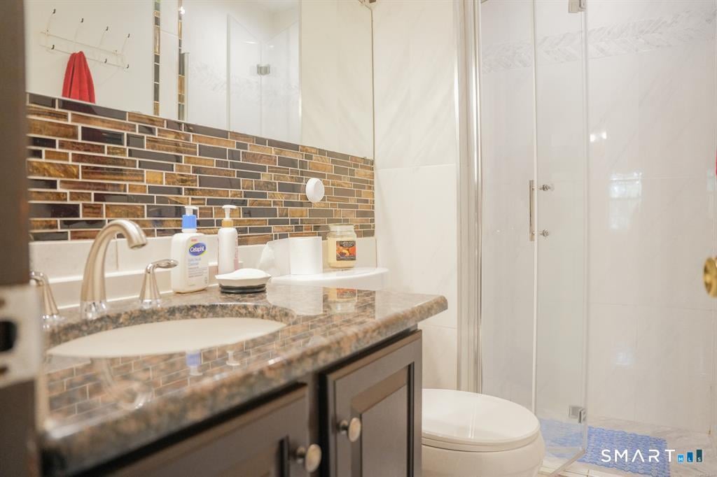 22 Standish Road Photo 8