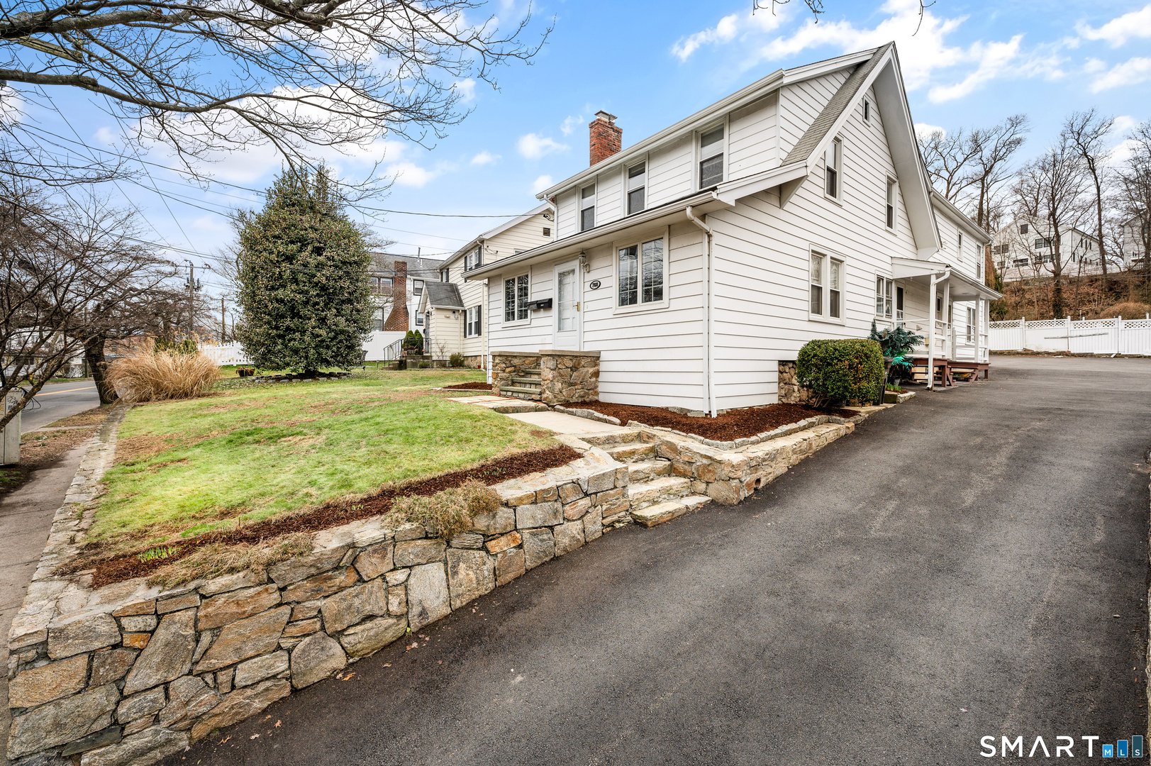 760 Hope Street Photo 3