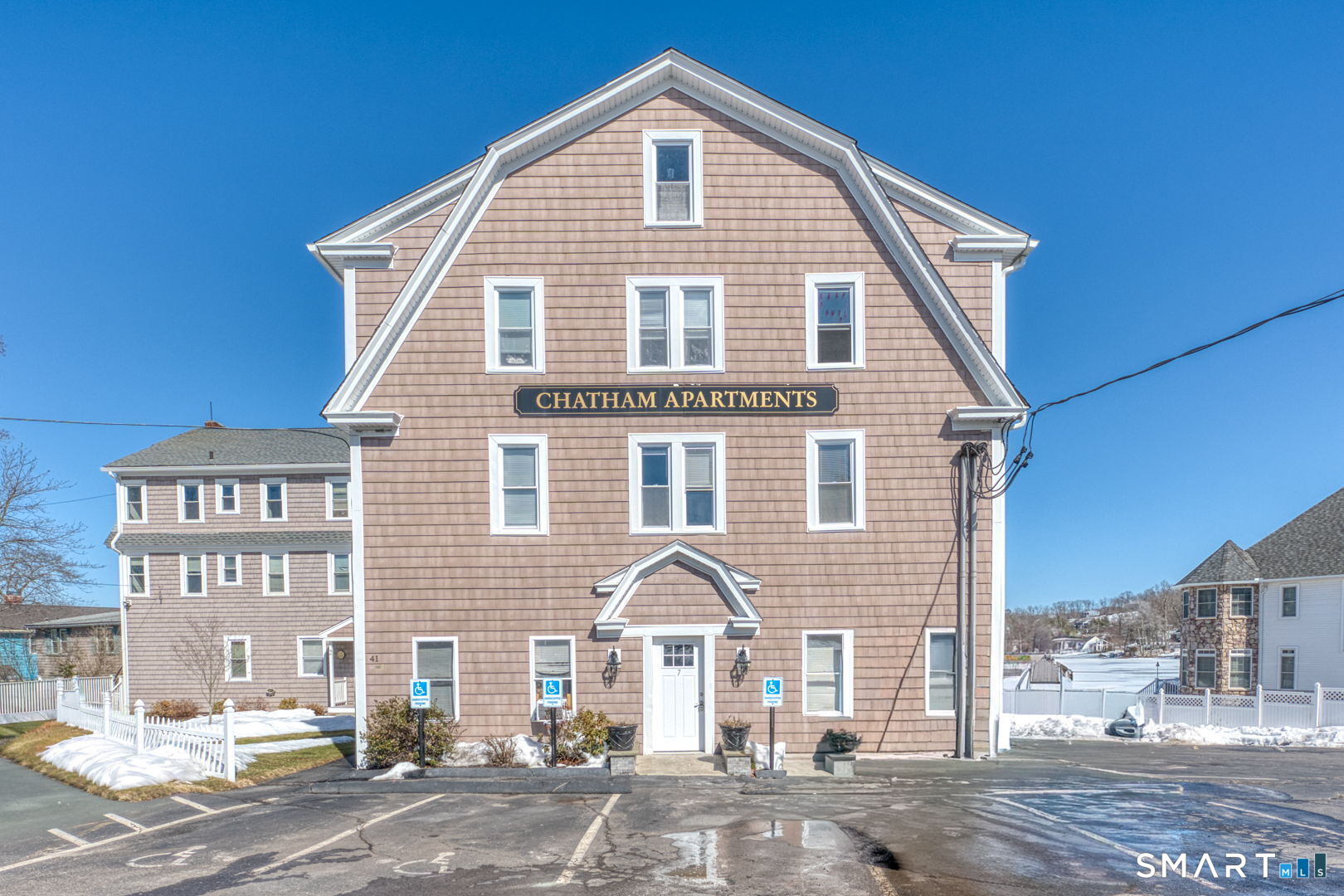 41 East High Street Photo 1