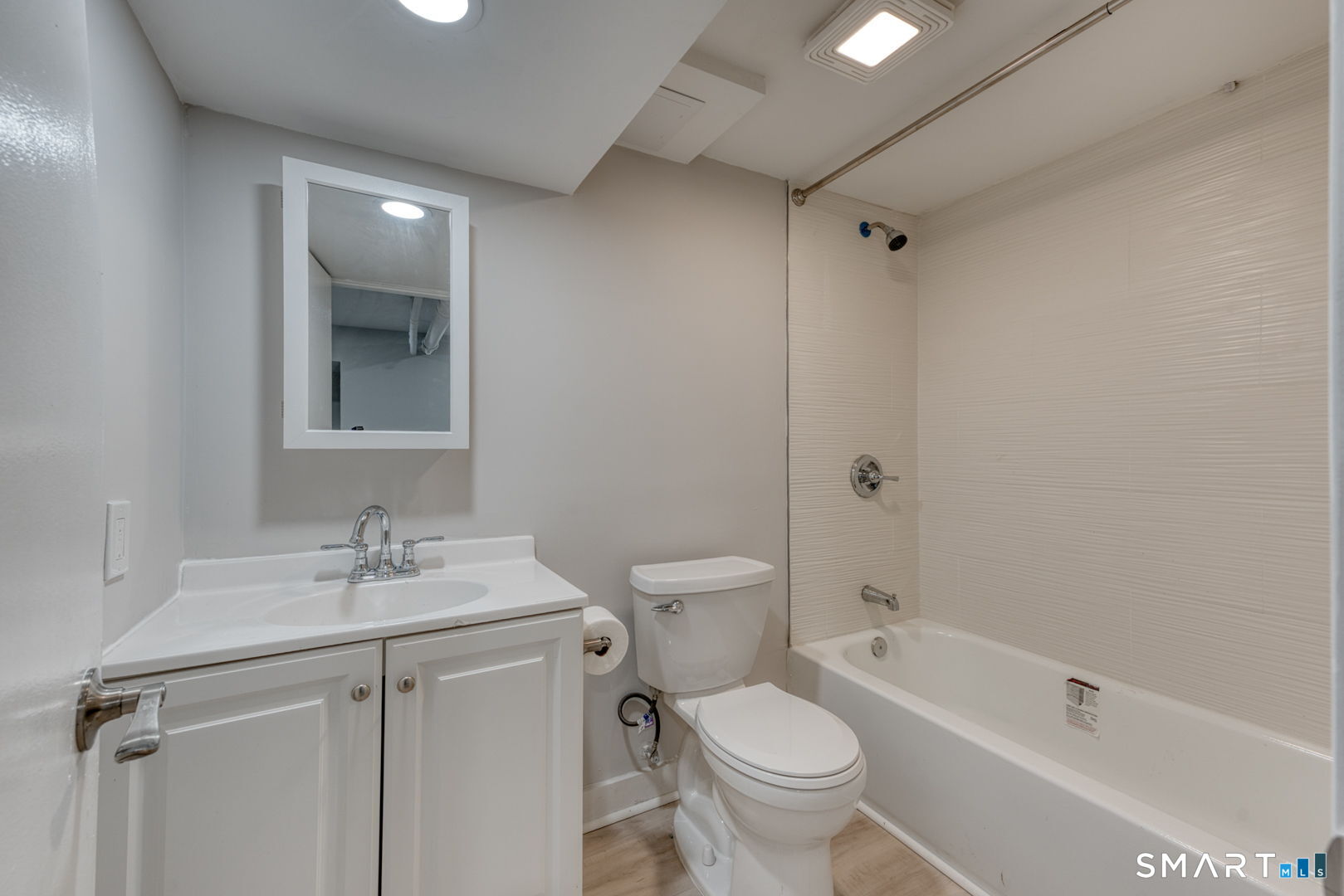 41 East High Street Photo 16