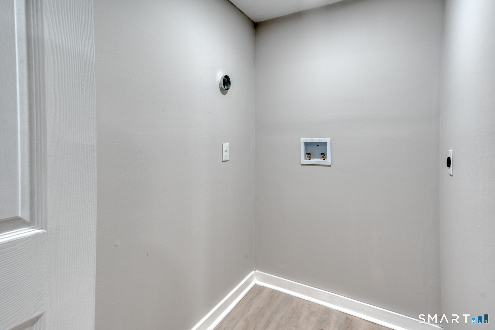 41 East High Street Photo 17