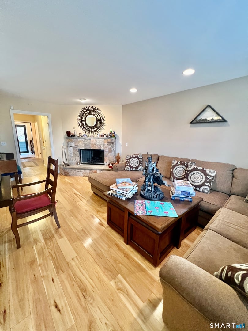 305 Cliffside Drive Photo 9