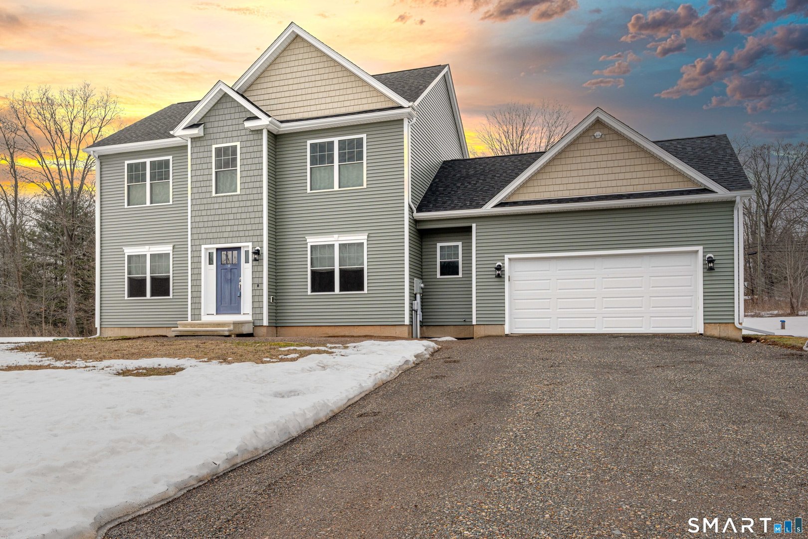 2 Farmington Drive Photo 1