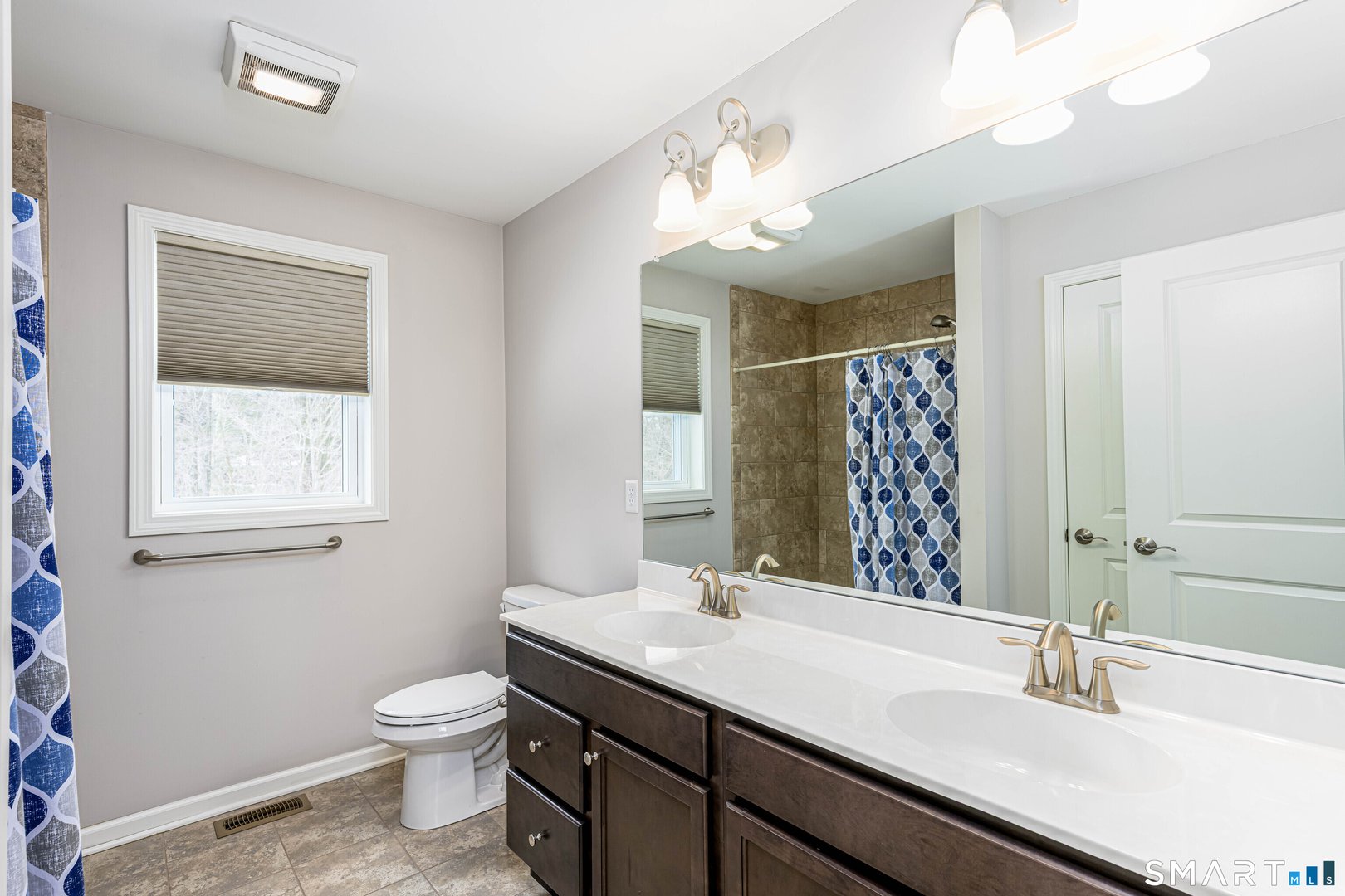 2 Farmington Drive Photo 29