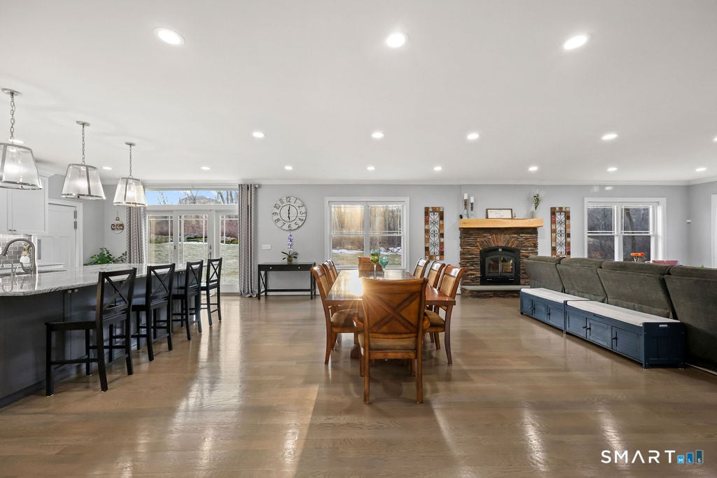 399 Hill Road Photo 17