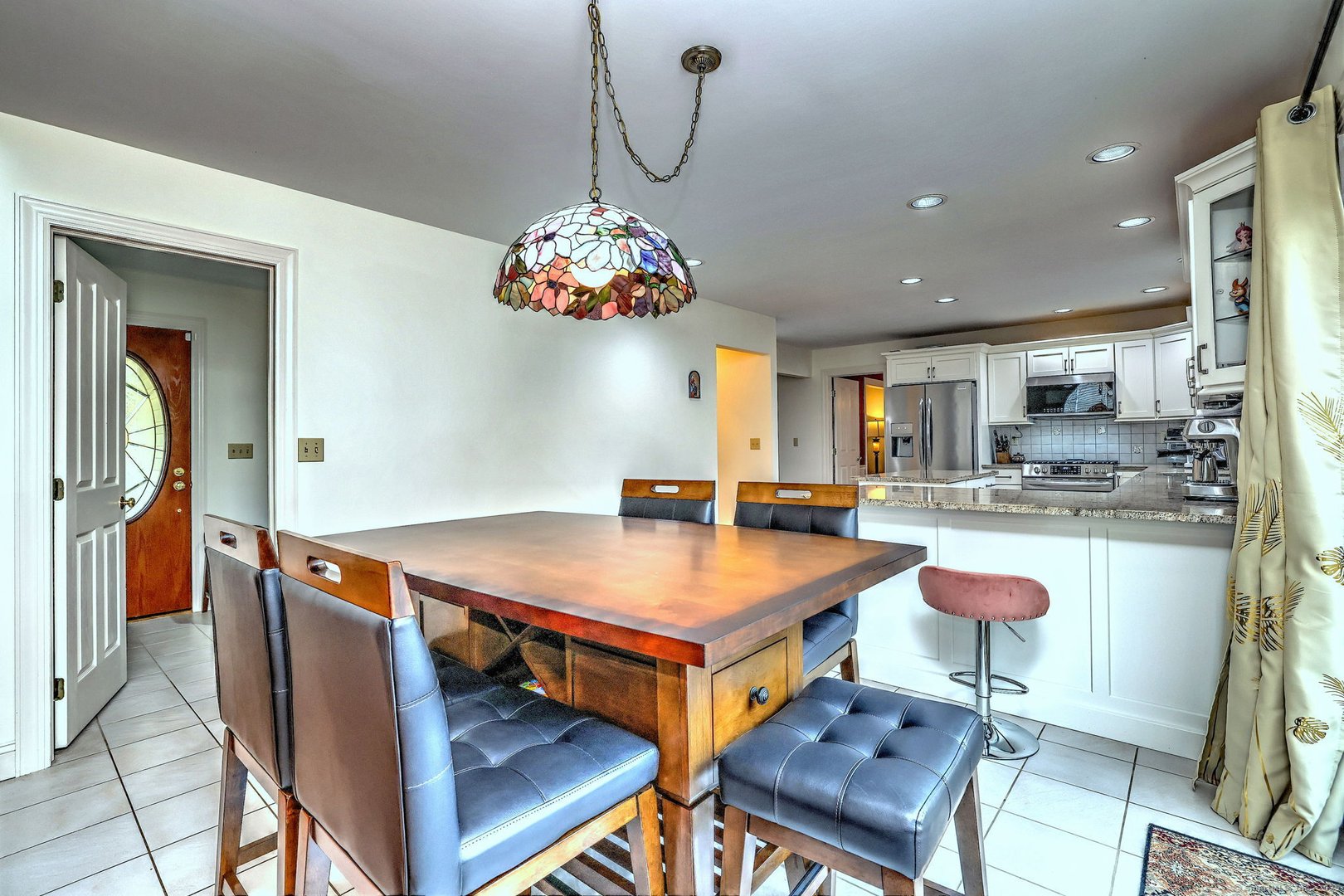 920 Green Circle Photo 17