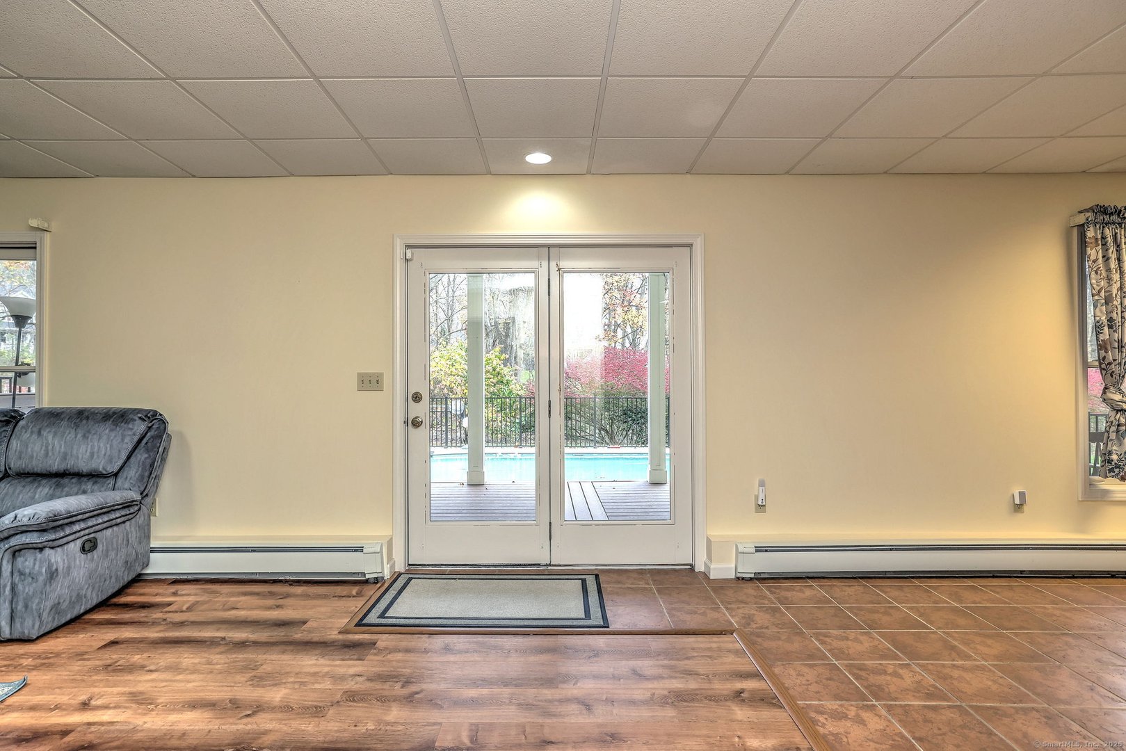 920 Green Circle Photo 33