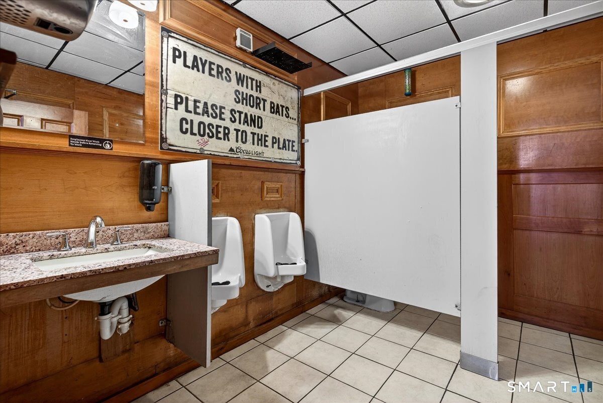 359 Boston Post Road Photo 9