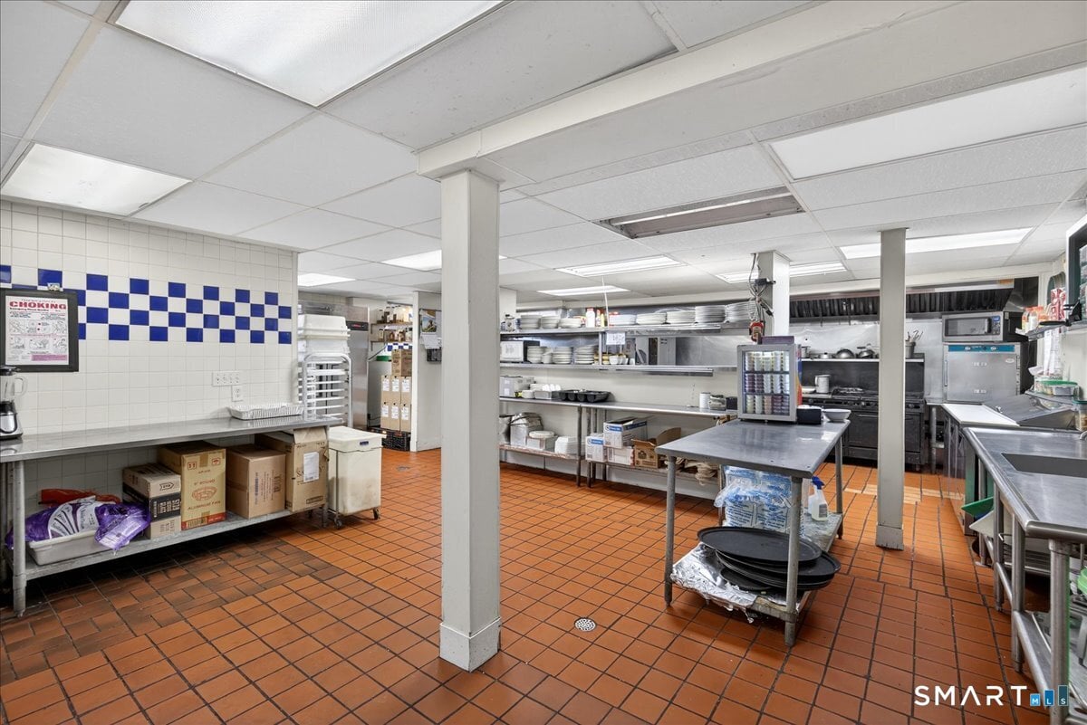 359 Boston Post Road Photo 11