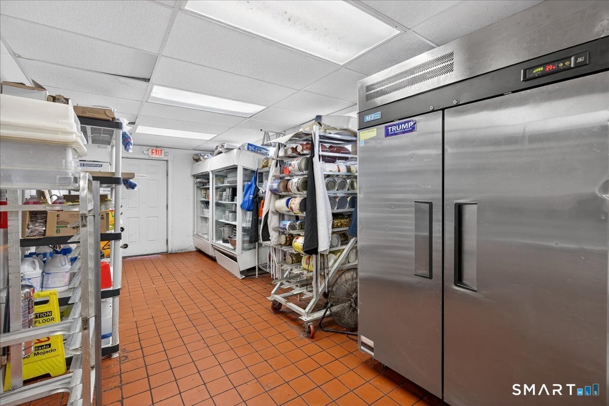 359 Boston Post Road Photo 15