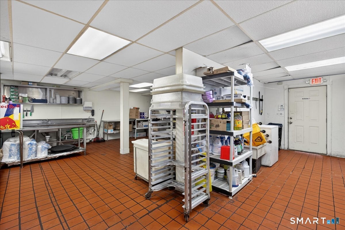 359 Boston Post Road Photo 16