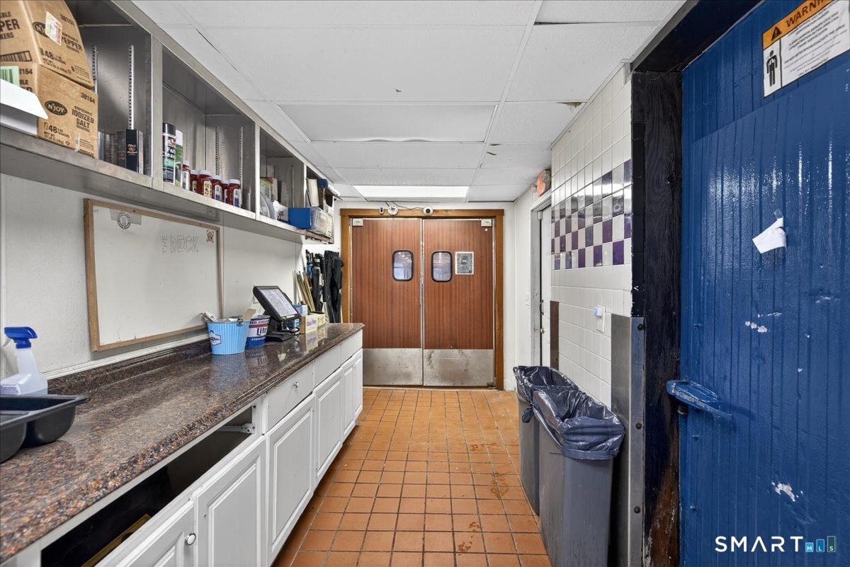 359 Boston Post Road Photo 27