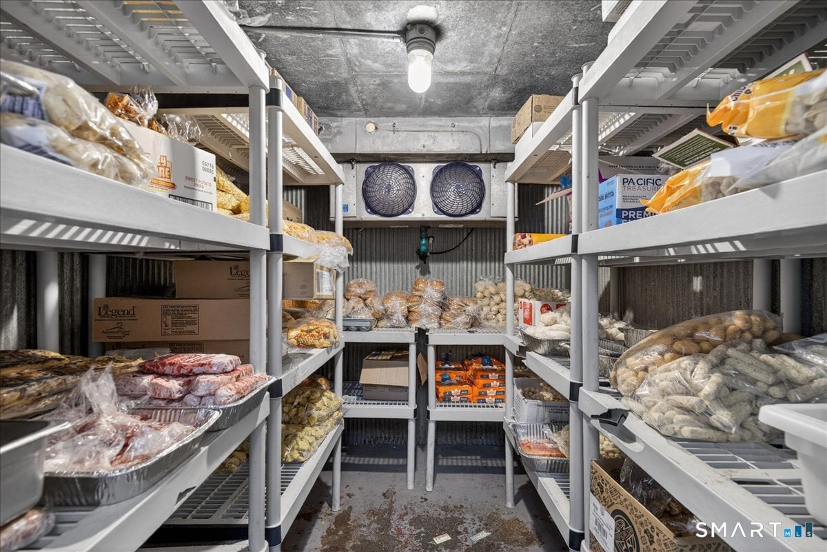 359 Boston Post Road Photo 30