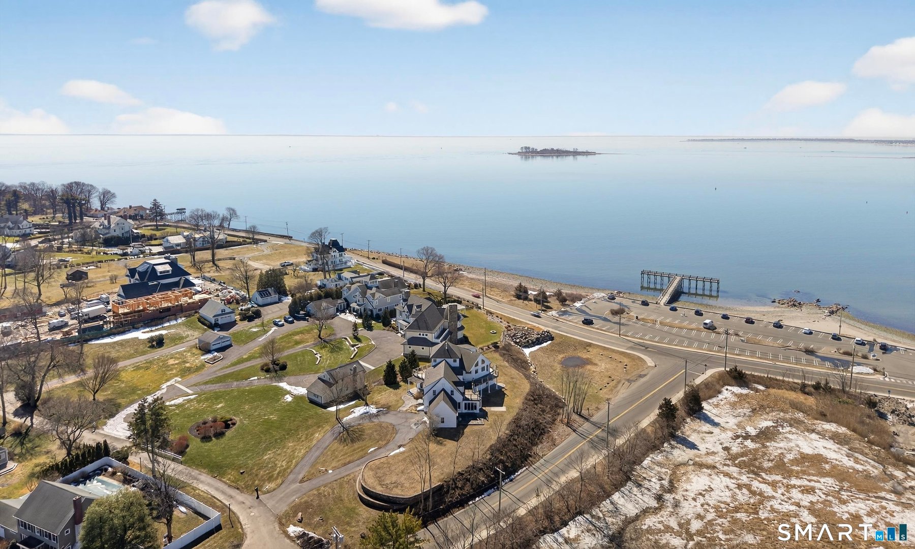 590 Gulf Street Photo 3