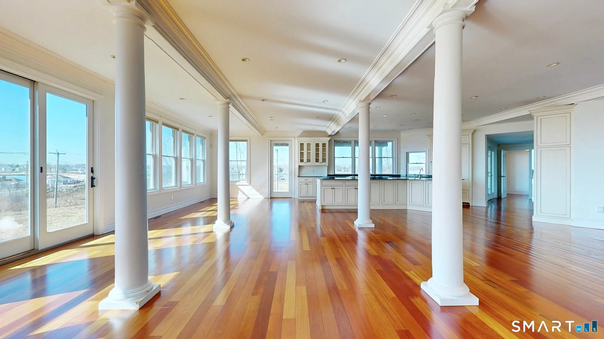 590 Gulf Street Photo 12