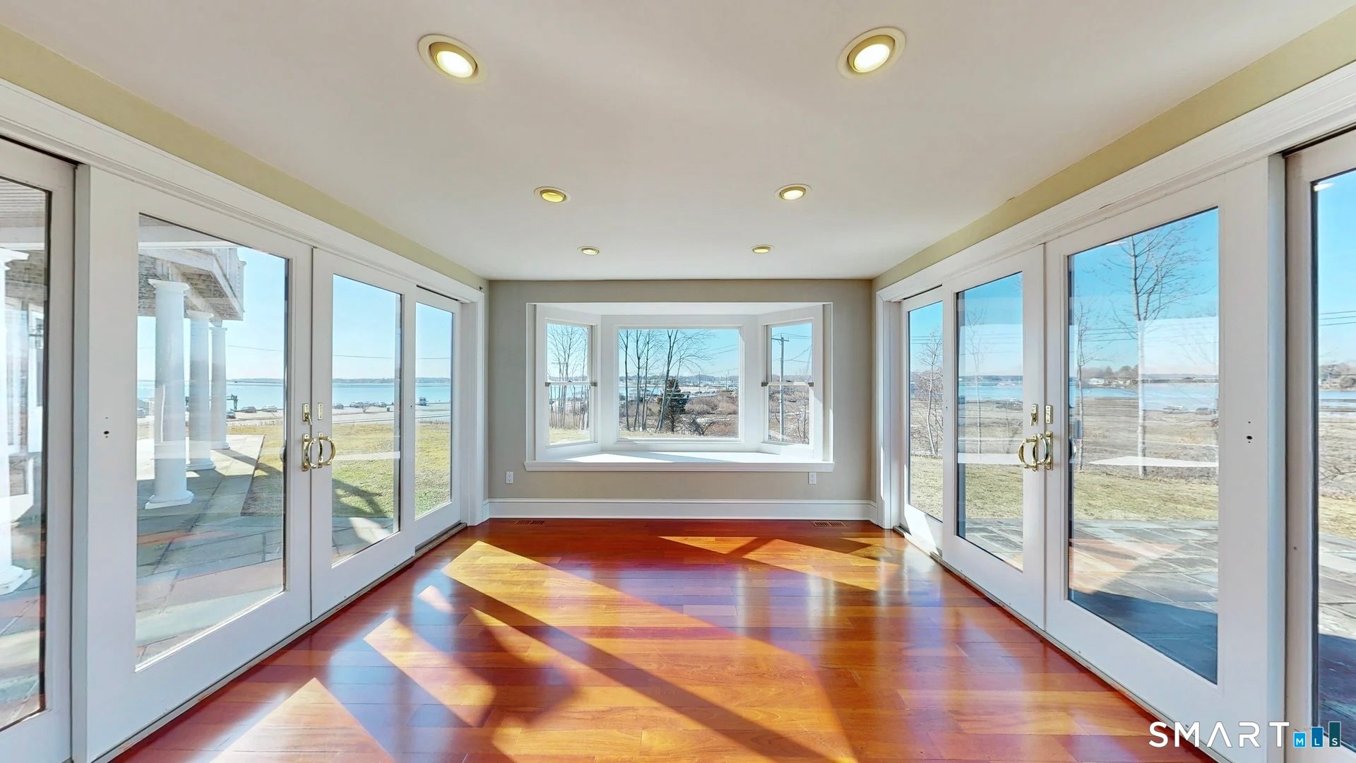 590 Gulf Street Photo 13