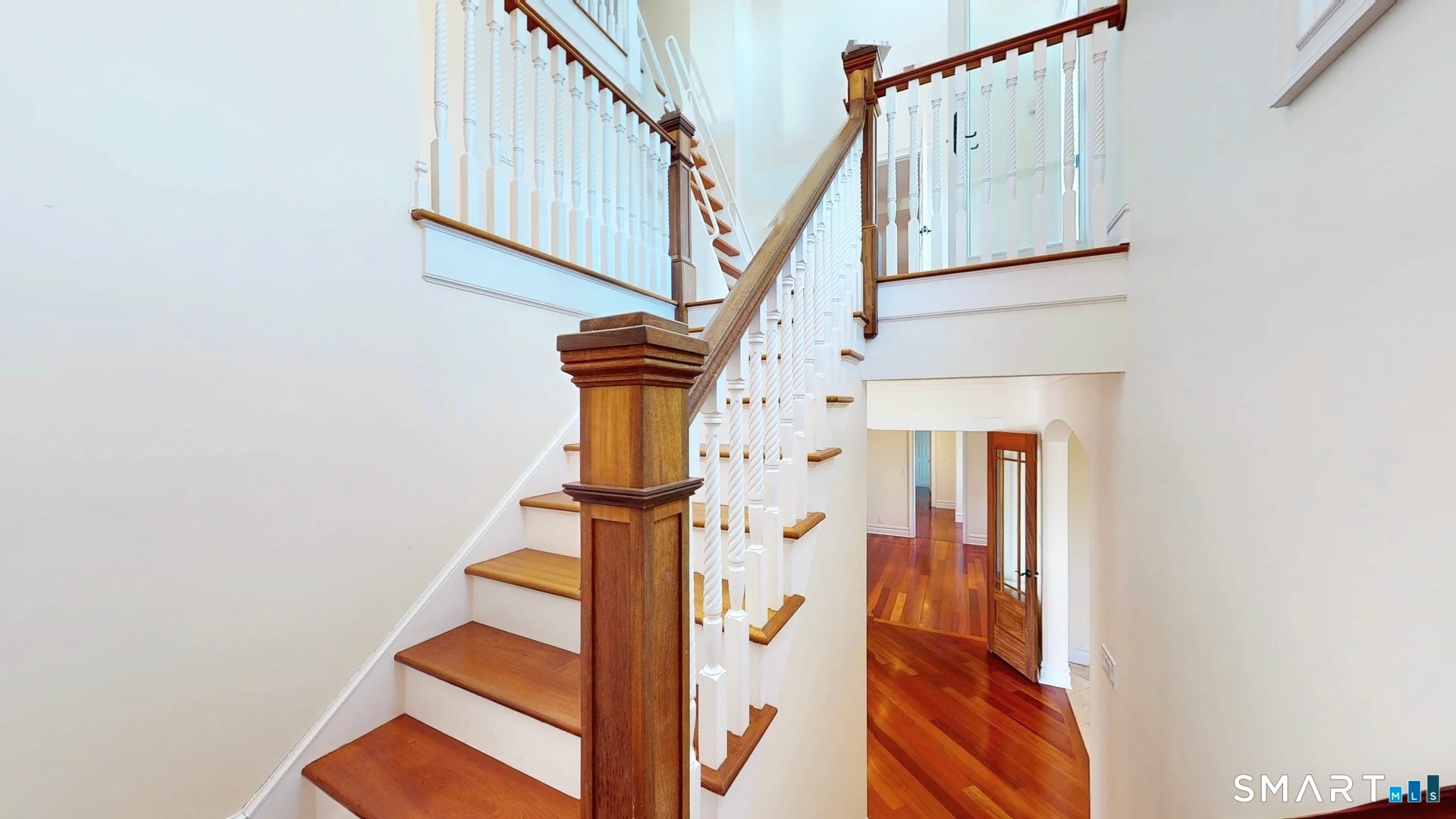 590 Gulf Street Photo 16