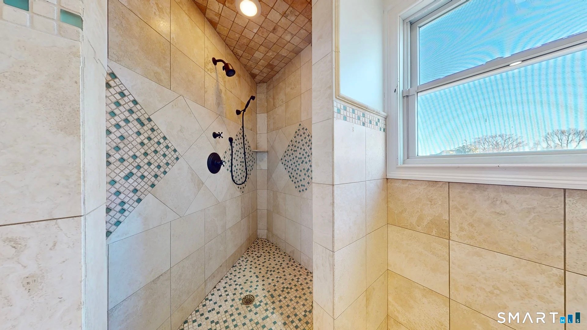 590 Gulf Street Photo 23