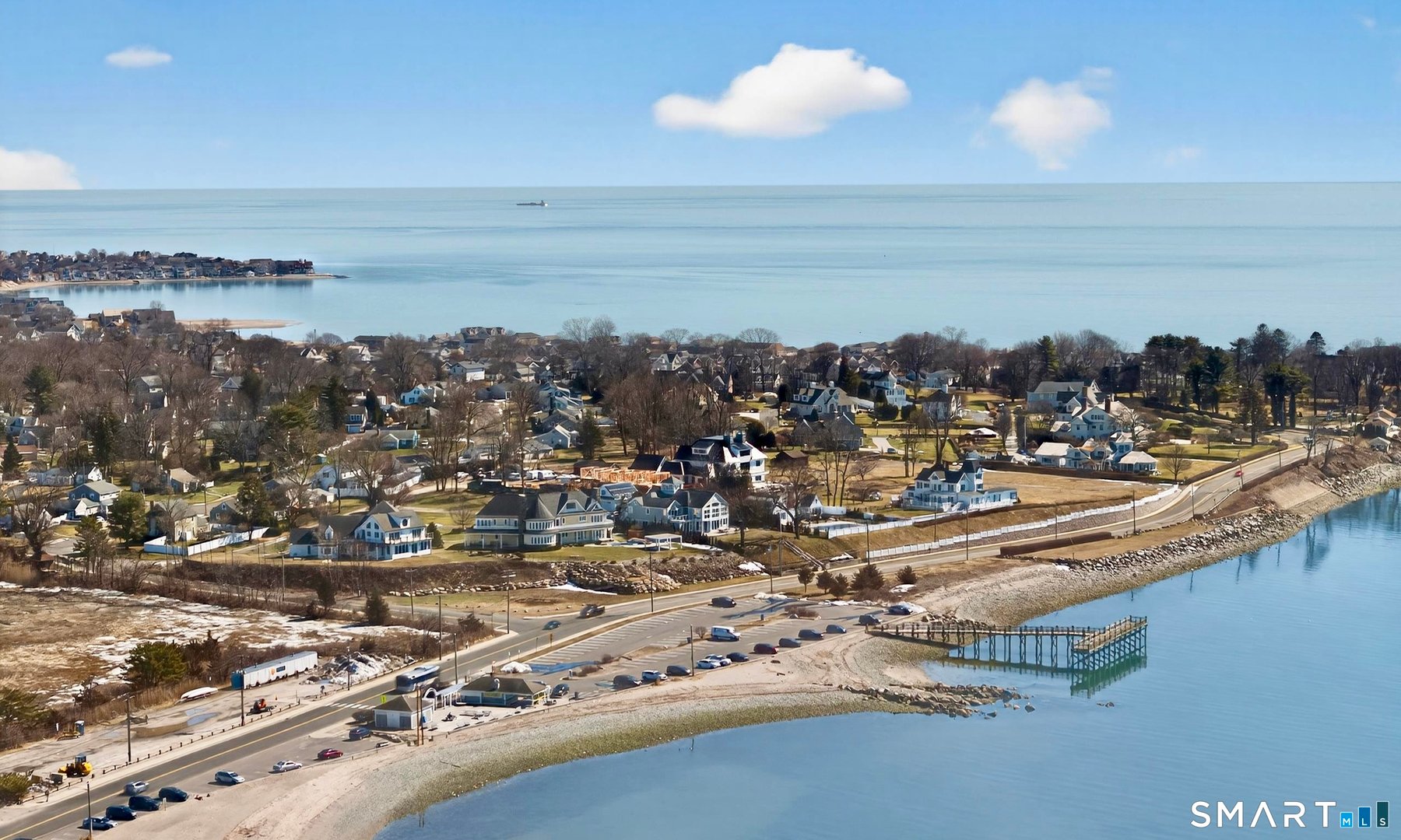 590 Gulf Street Photo 32